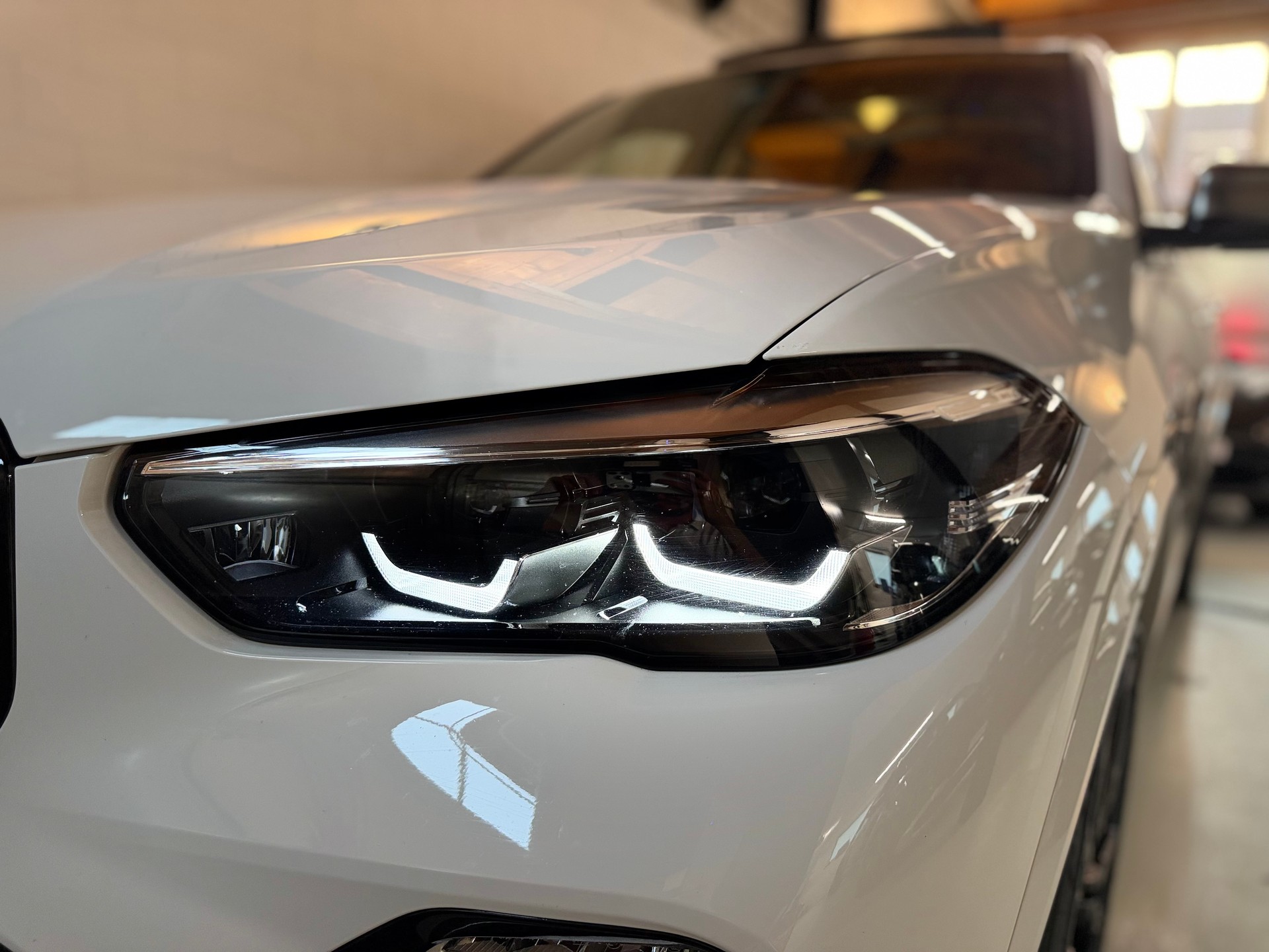 BMW X5 xDrive M50d Steptronic-image-24