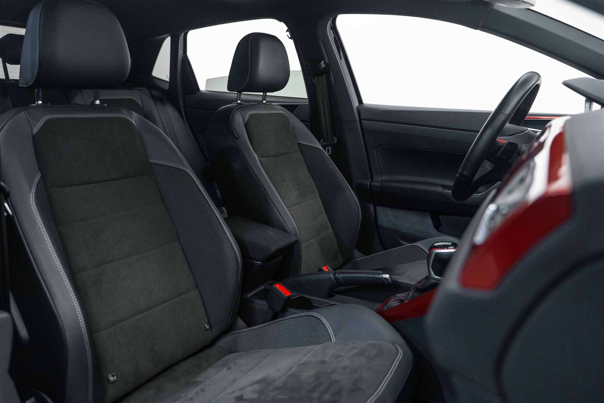 VW VW Polo 2.0 TSI GTI DSG Pano & Alcantara!-image-11