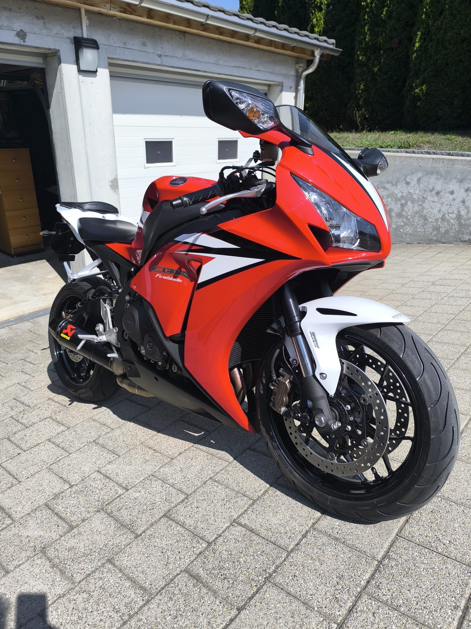 HONDA CBR 1000 RA ABS-image-1