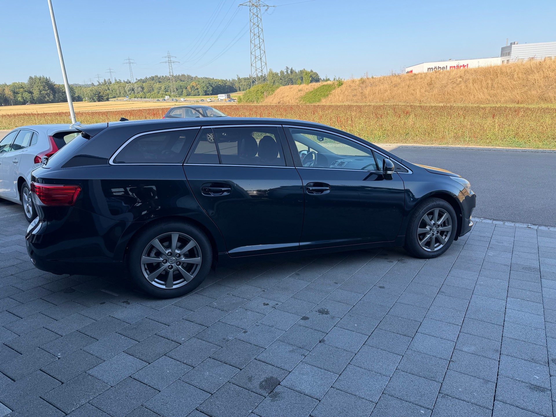 TOYOTA Avensis Sportswagon 2.0 Sol Premium Multidrive-image-4