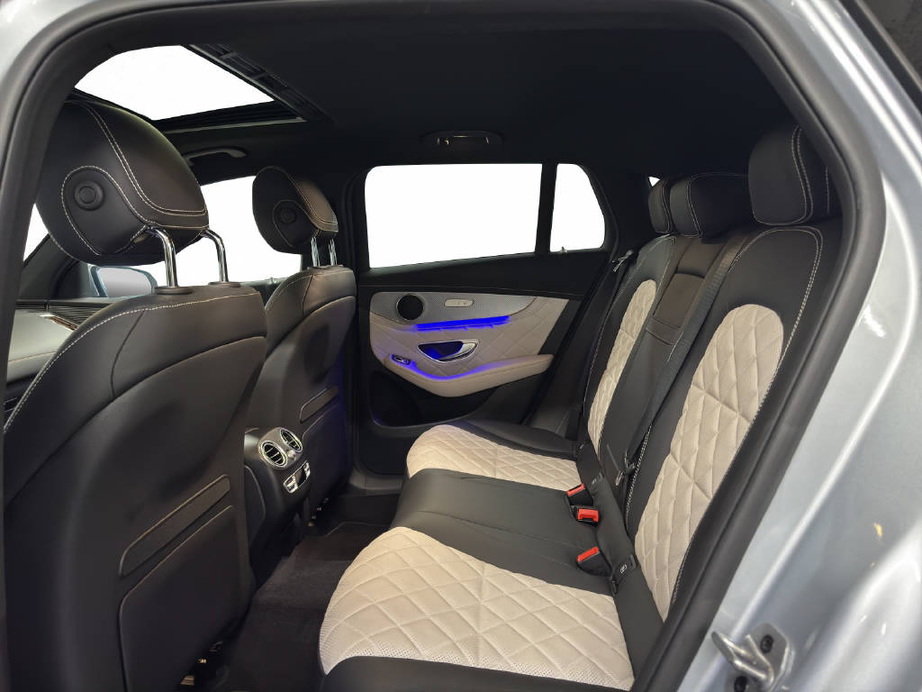 MERCEDES-BENZ EQC 400 AMG Line 4Matic-image-13