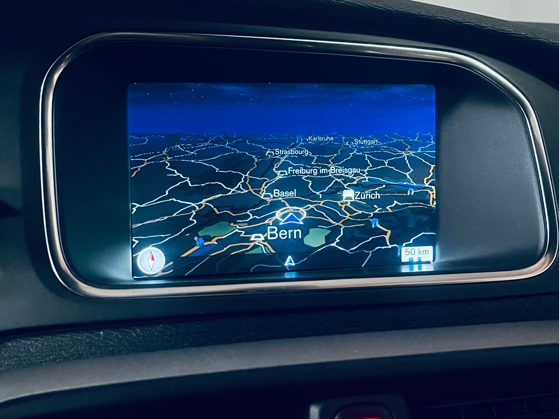 VOLVO V40 Cross Country D3 Momentum Geartronic-image-16