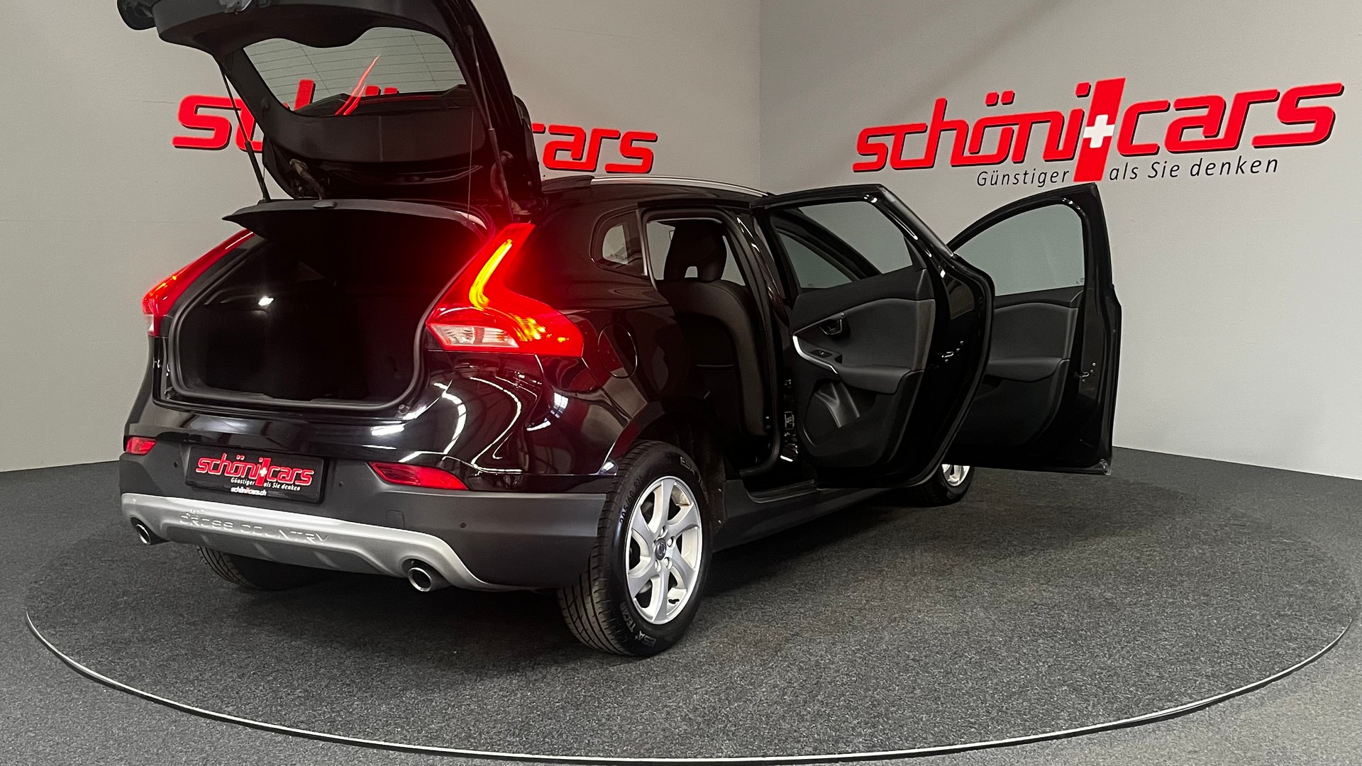 VOLVO V40 Cross Country D3 Momentum Geartronic-image-4