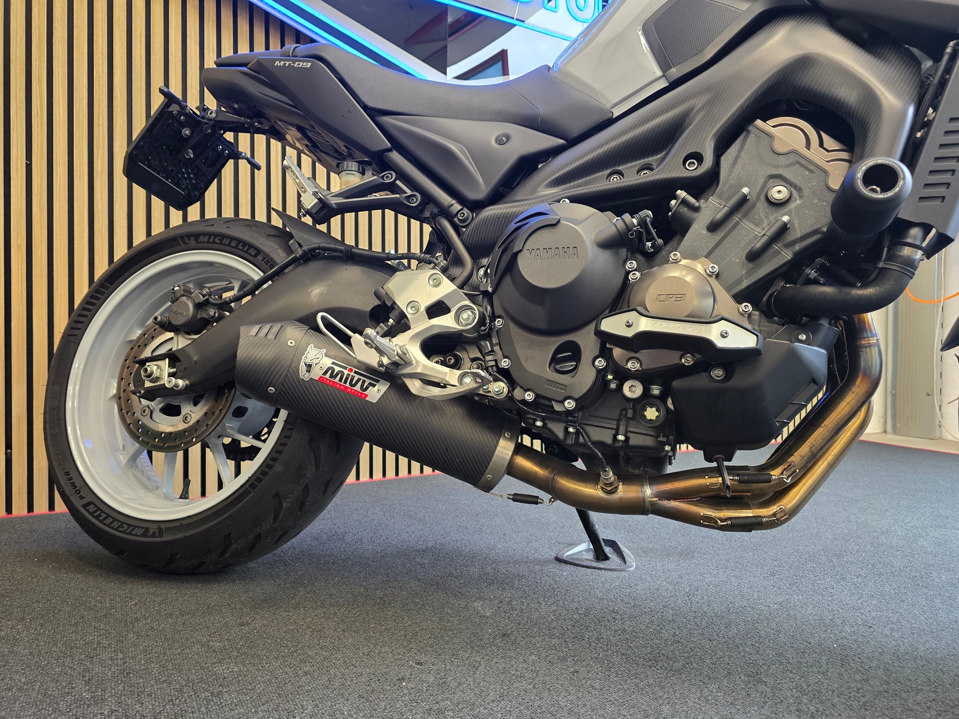 YAMAHA MT-09-image-5