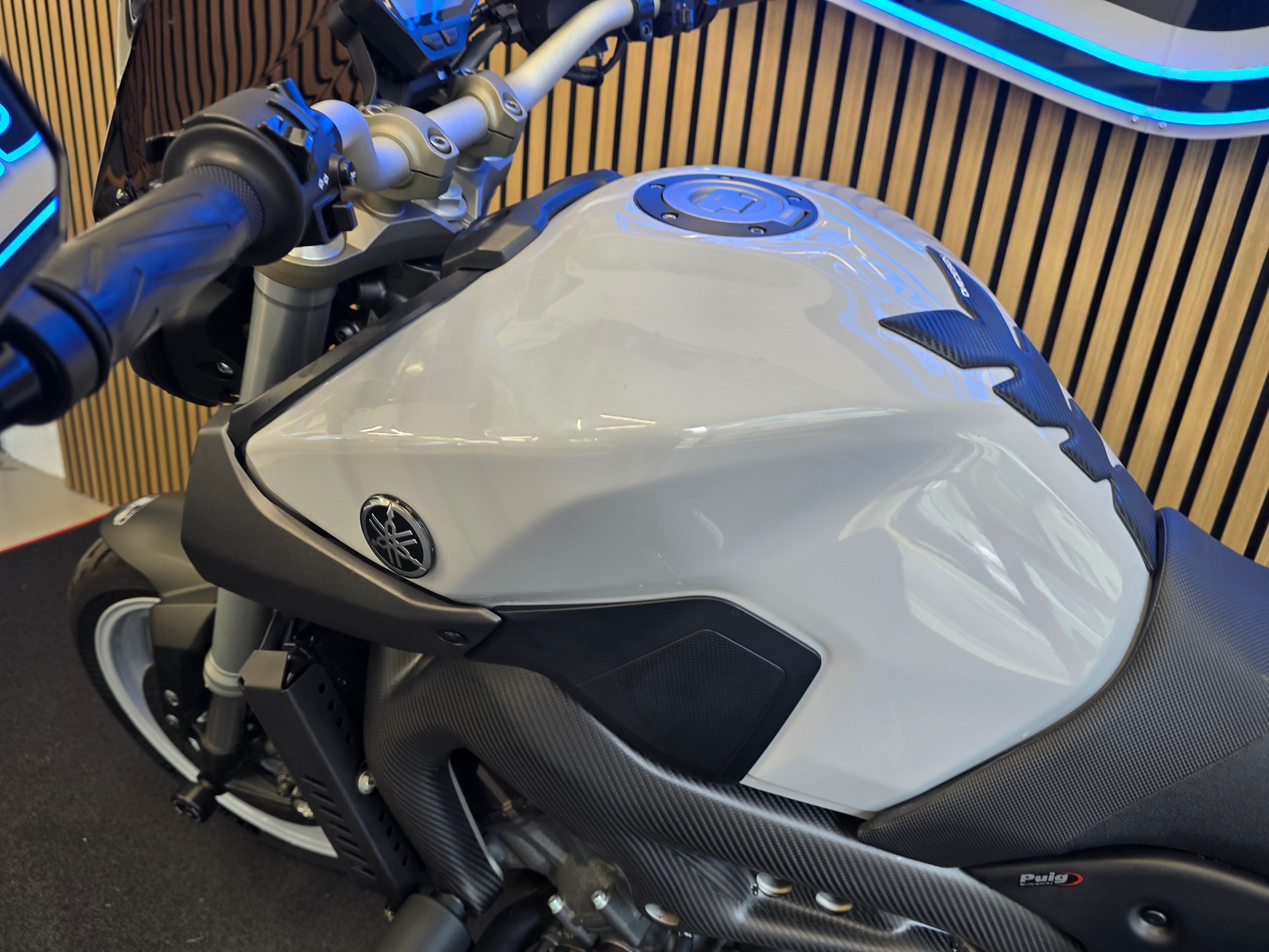 YAMAHA MT-09-image-8