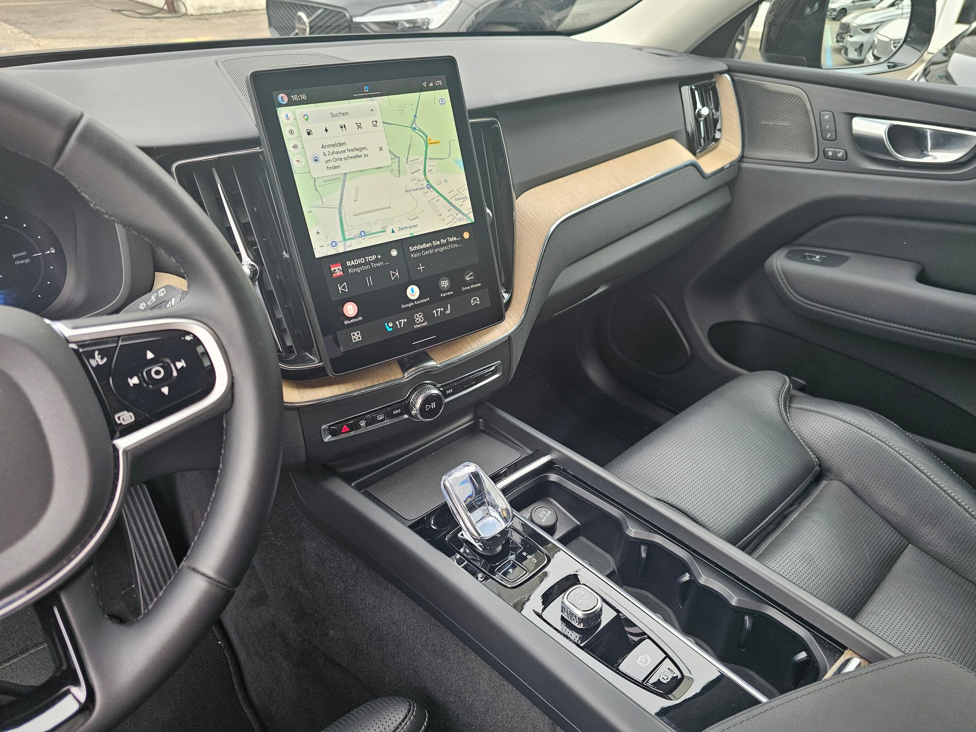 VOLVO 2.0 T8 TE Plus Dark eAWD-image-8