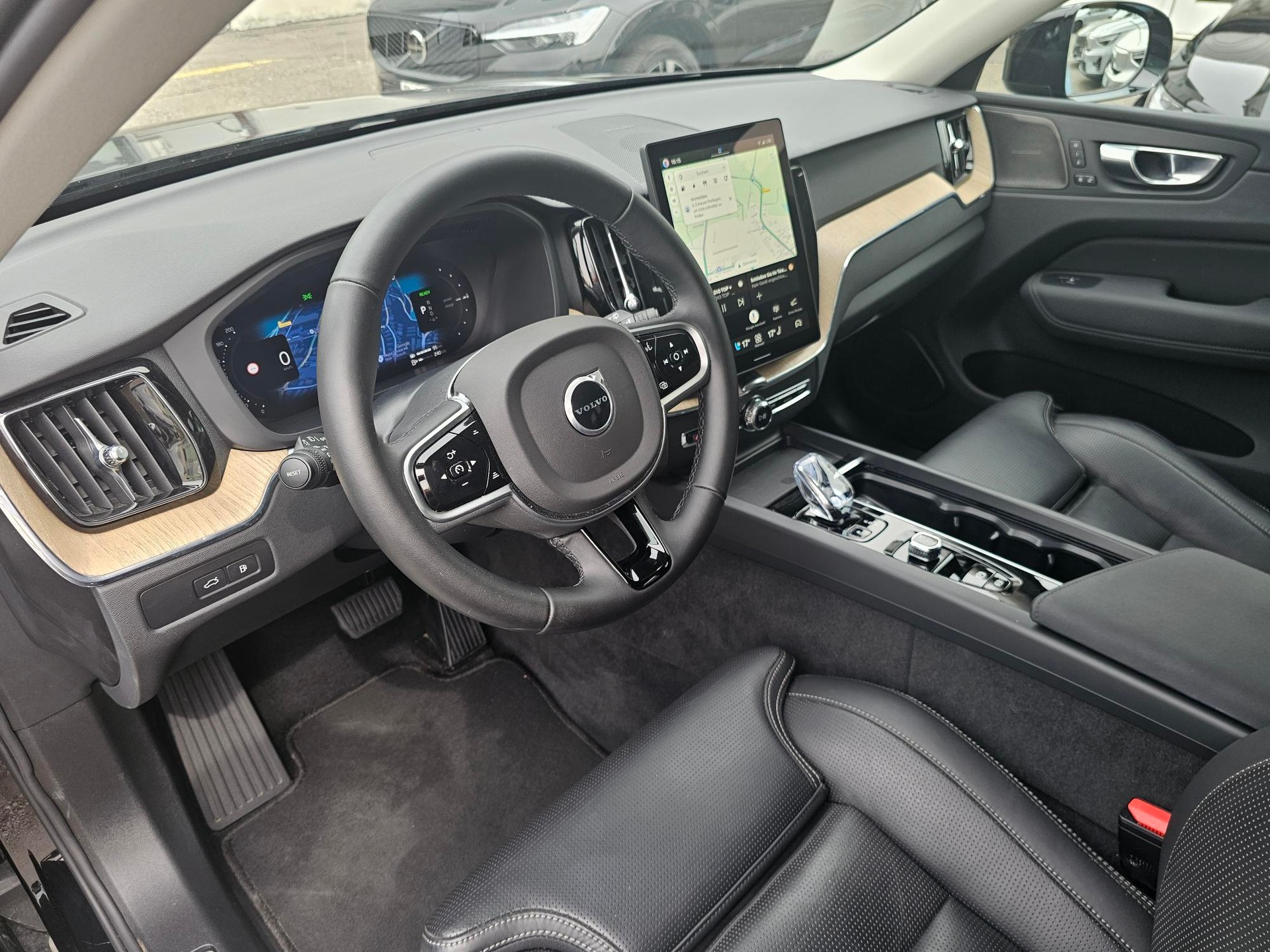VOLVO 2.0 T8 TE Plus Dark eAWD-image-7