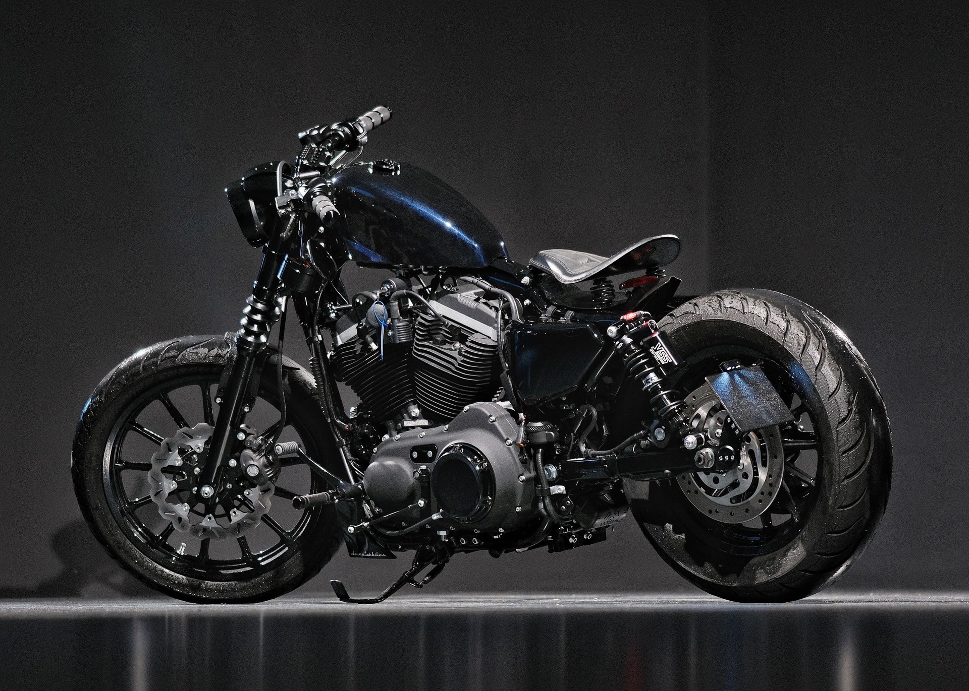 HARLEY-DAVIDSON XL 883 N Sportster Iron-image-2