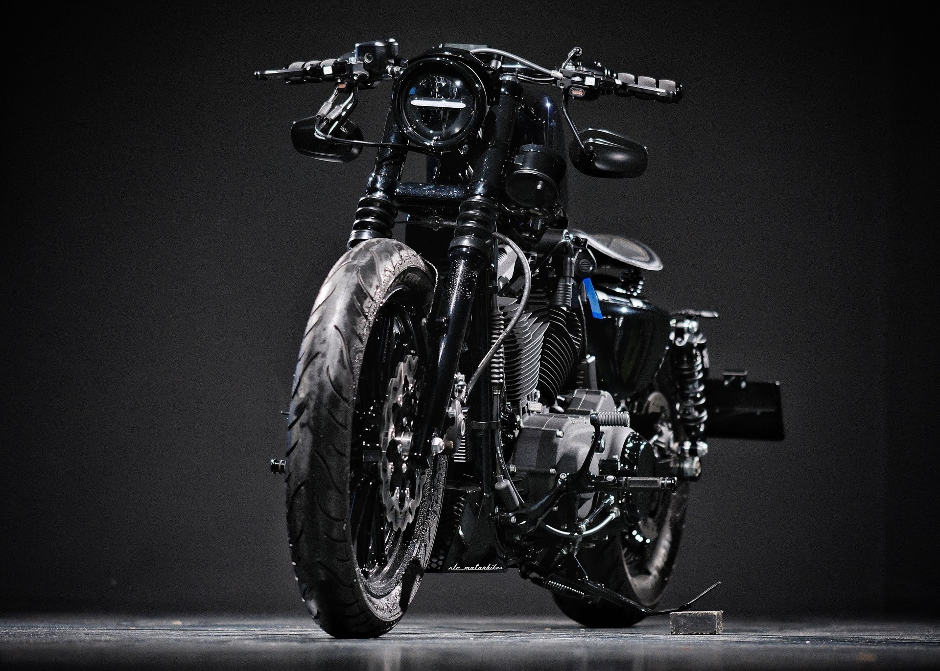 HARLEY-DAVIDSON XL 883 N Sportster Iron-image-3