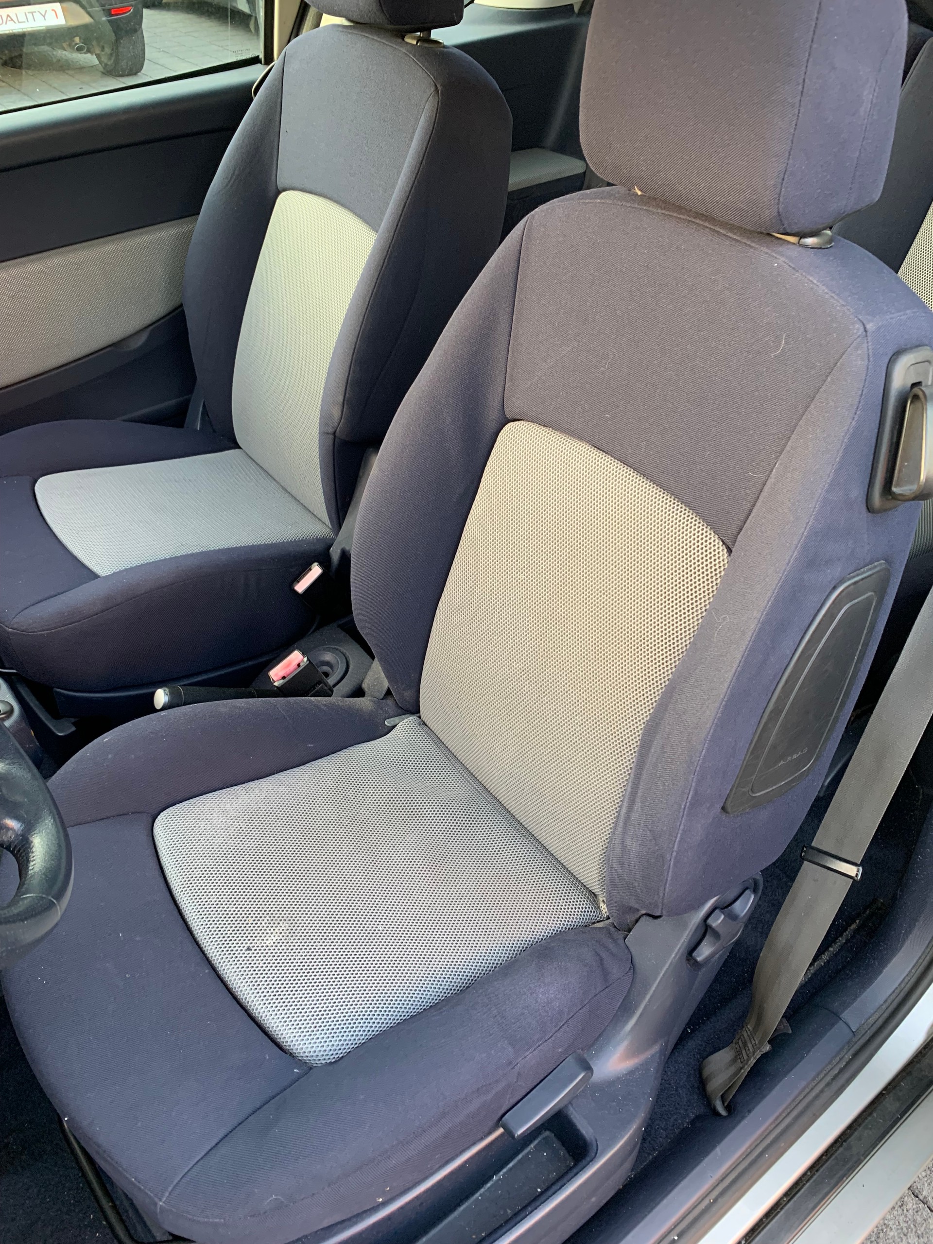 PEUGEOT 1007 1.4 HDI Trendy-image-7