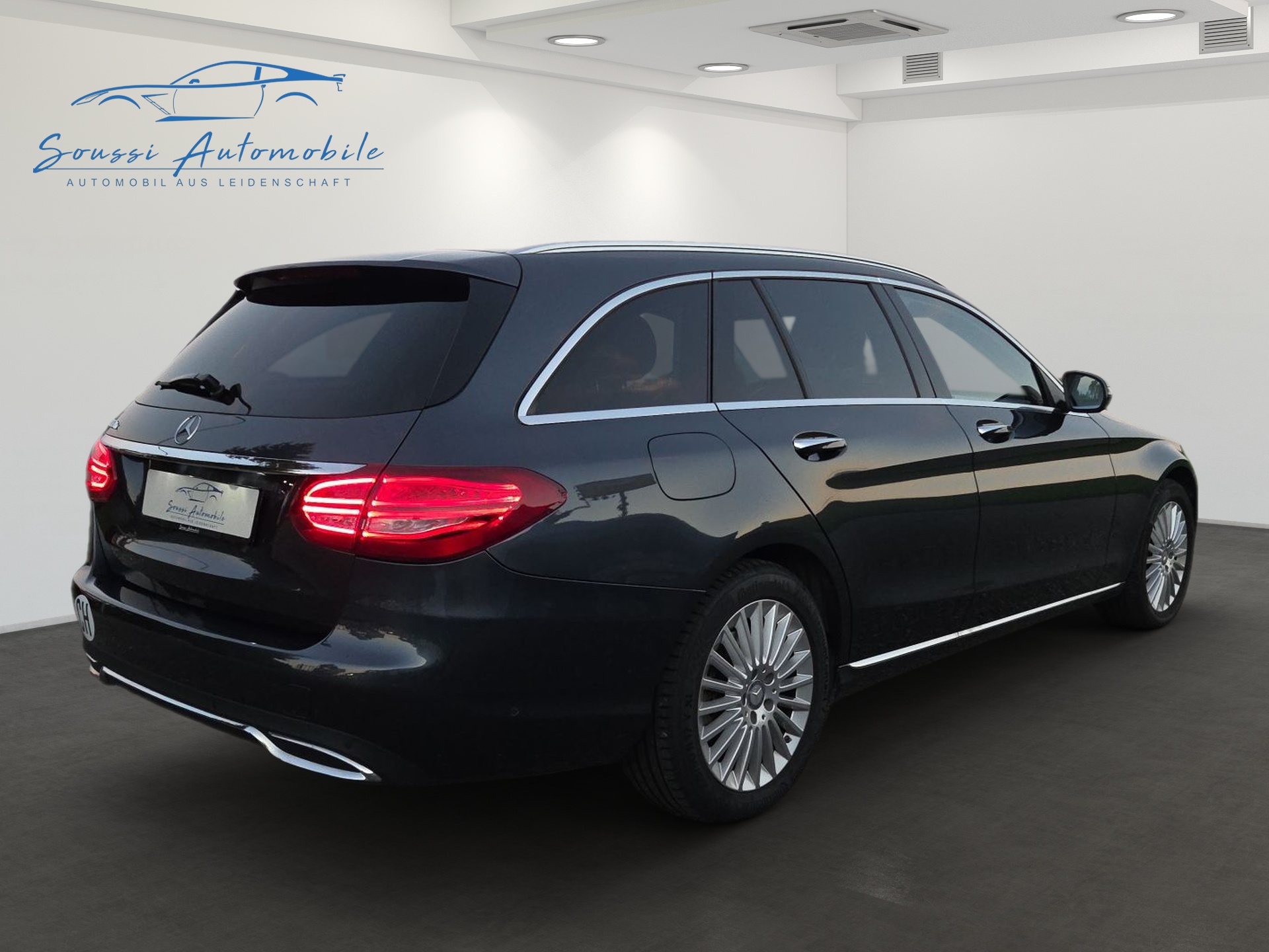 MERCEDES-BENZ C 300 BlueTEC Hybrid Exclusive 7G-Tronic-showroom-element-2