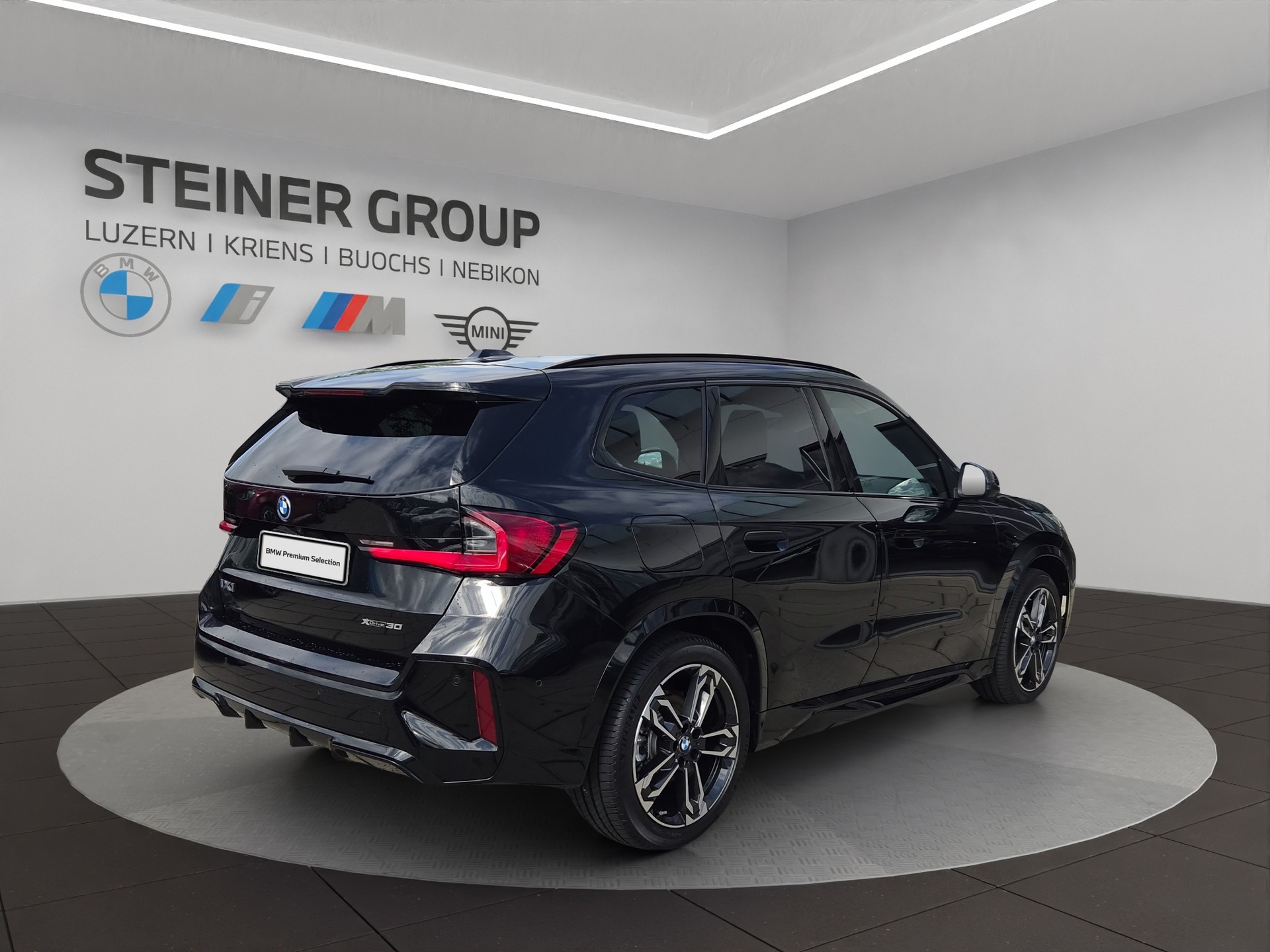 BMW iX1 xDrive 30 Edition M Sport-image-5