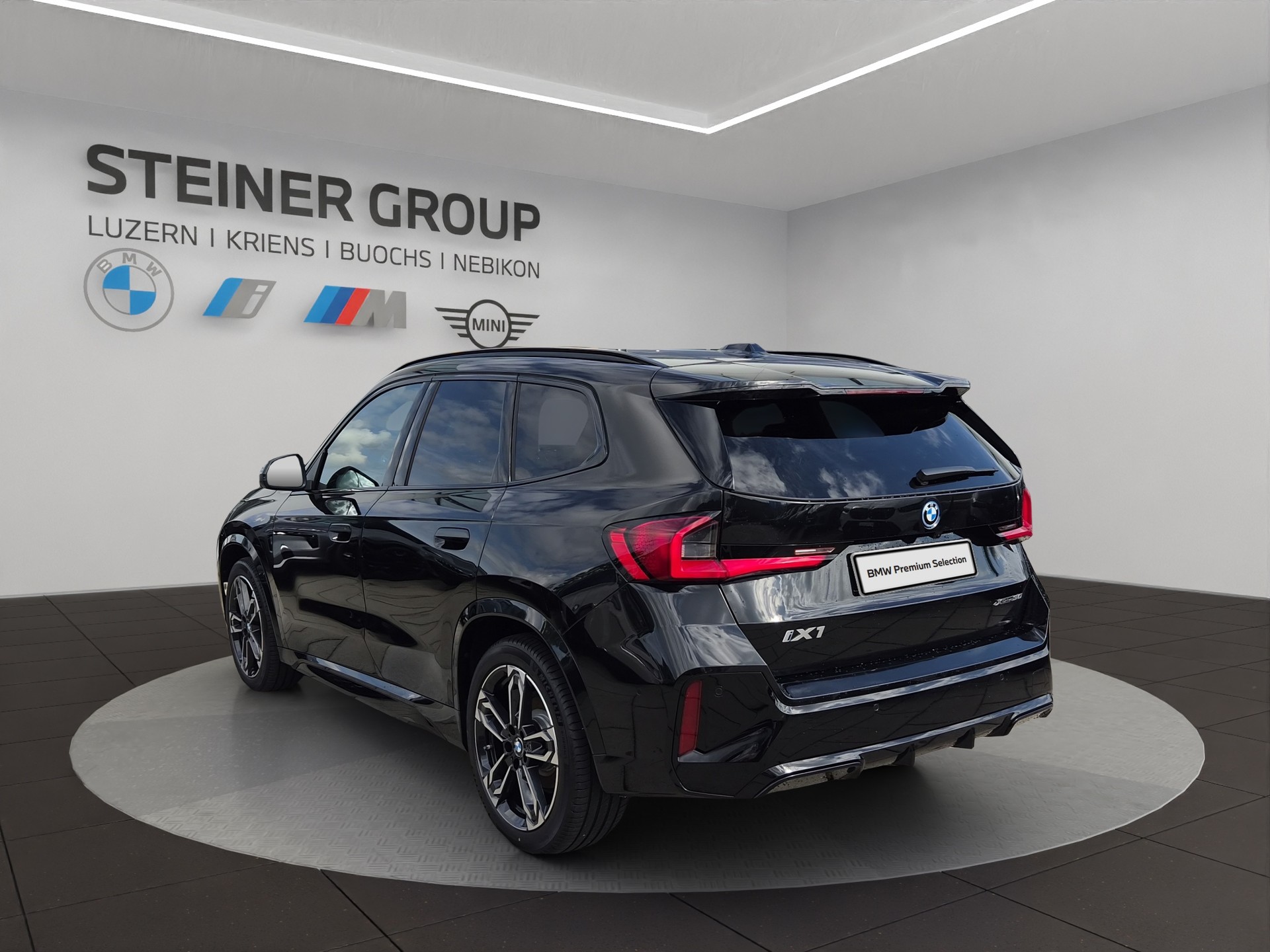 BMW iX1 xDrive 30 Edition M Sport-image-7