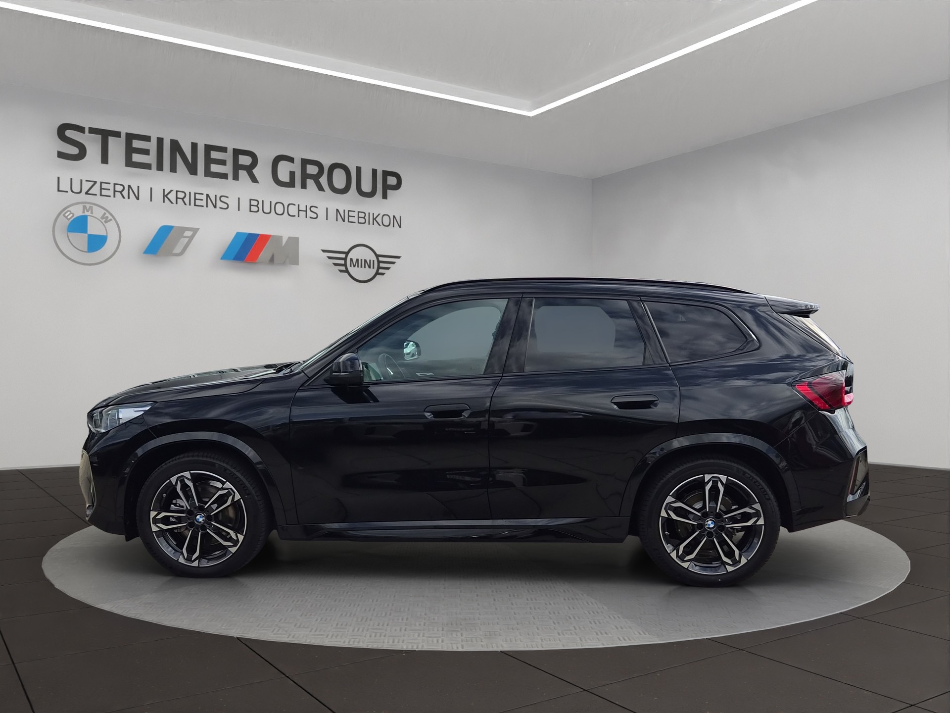 BMW iX1 xDrive 30 Edition M Sport-image-8
