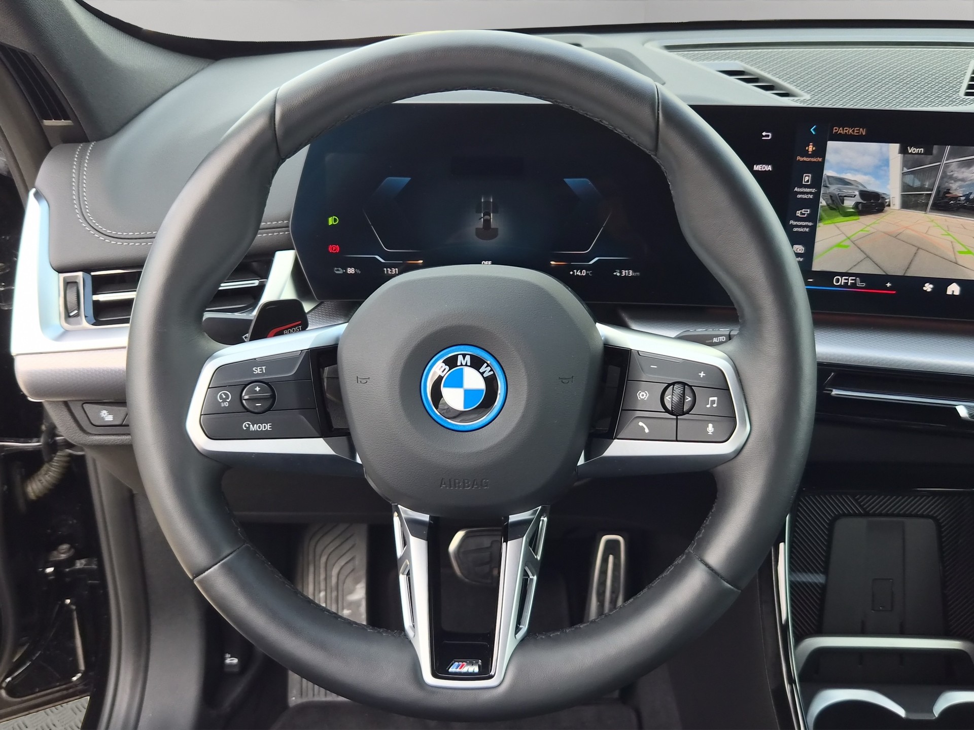 BMW iX1 xDrive 30 Edition M Sport-image-14