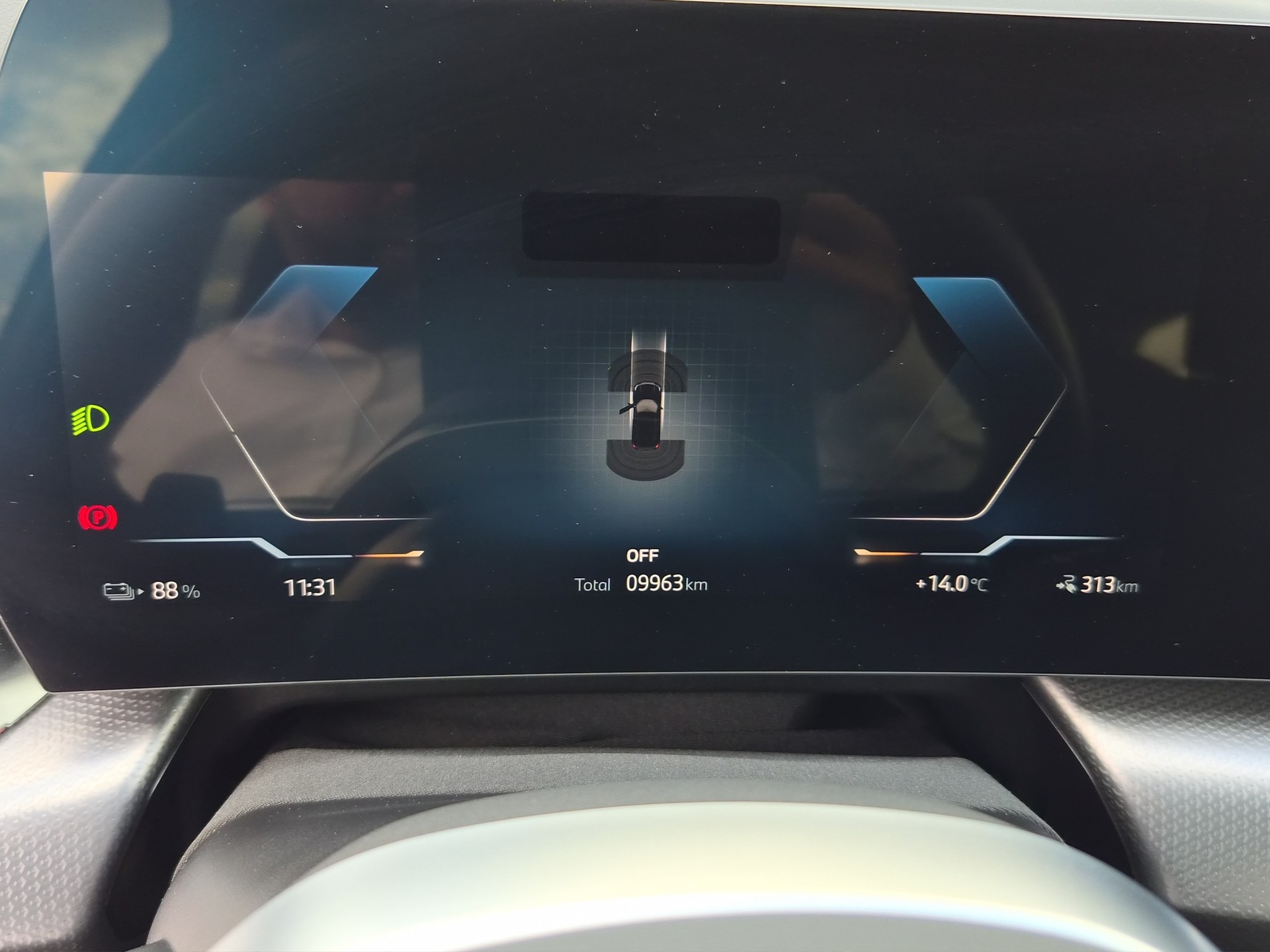 BMW iX1 xDrive 30 Edition M Sport-image-15