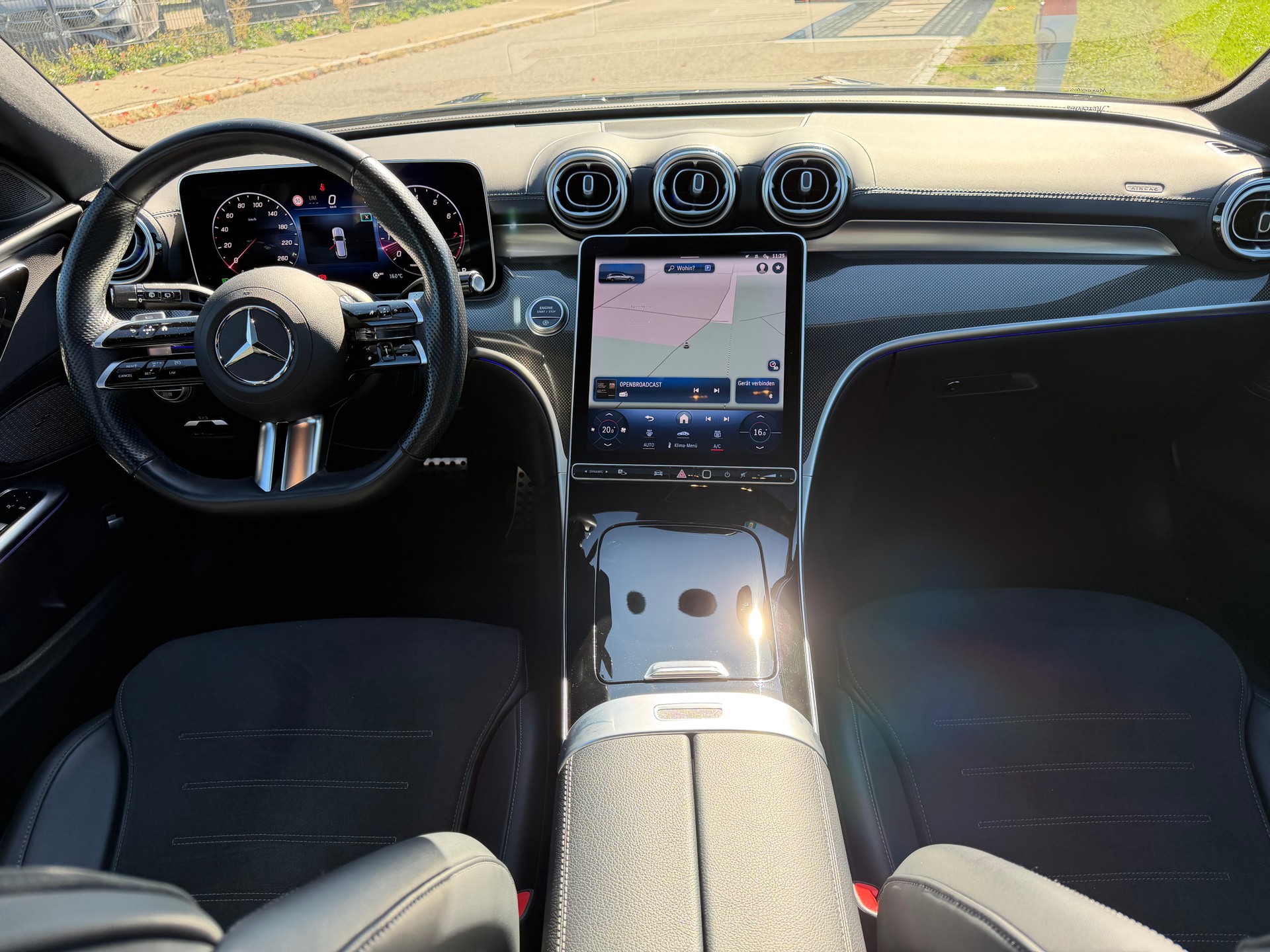MERCEDES-BENZ C 300 T 4Matic* AMG Line*-360°-Kamera-image-17
