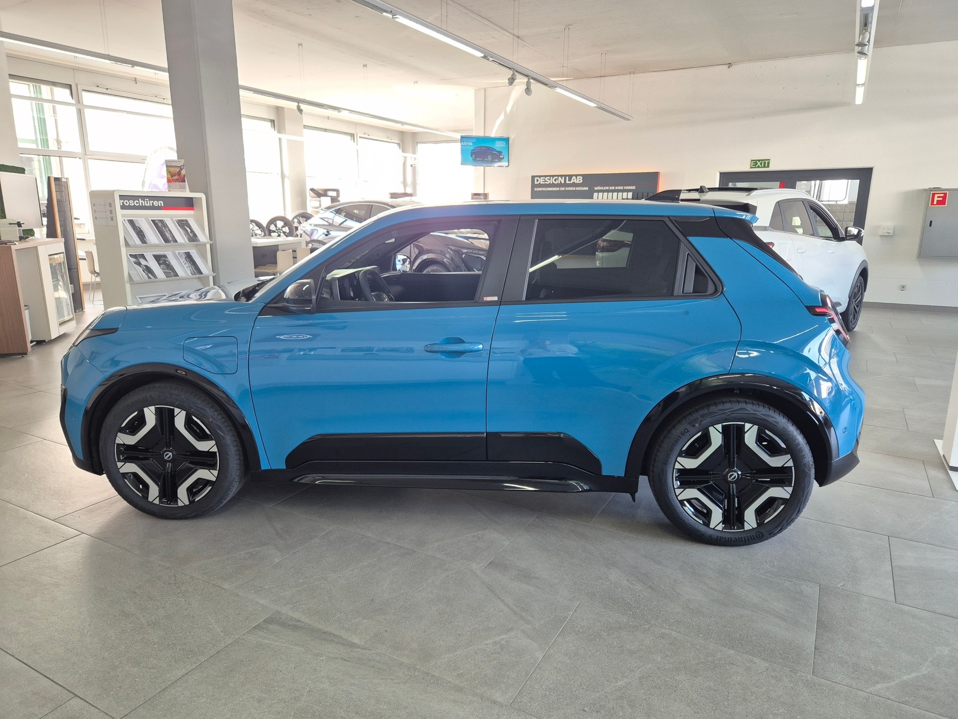 NISSAN Micra 52kWh Advance-image-1