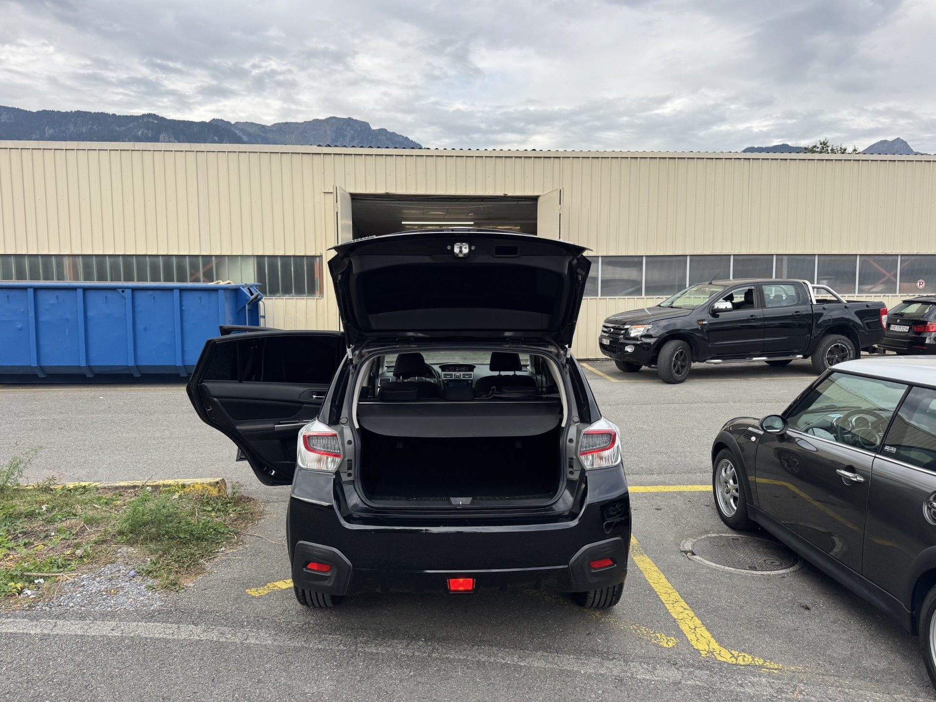 SUBARU XV 2.0 Swiss Three AWD CVT Six Star Ed.-image-6
