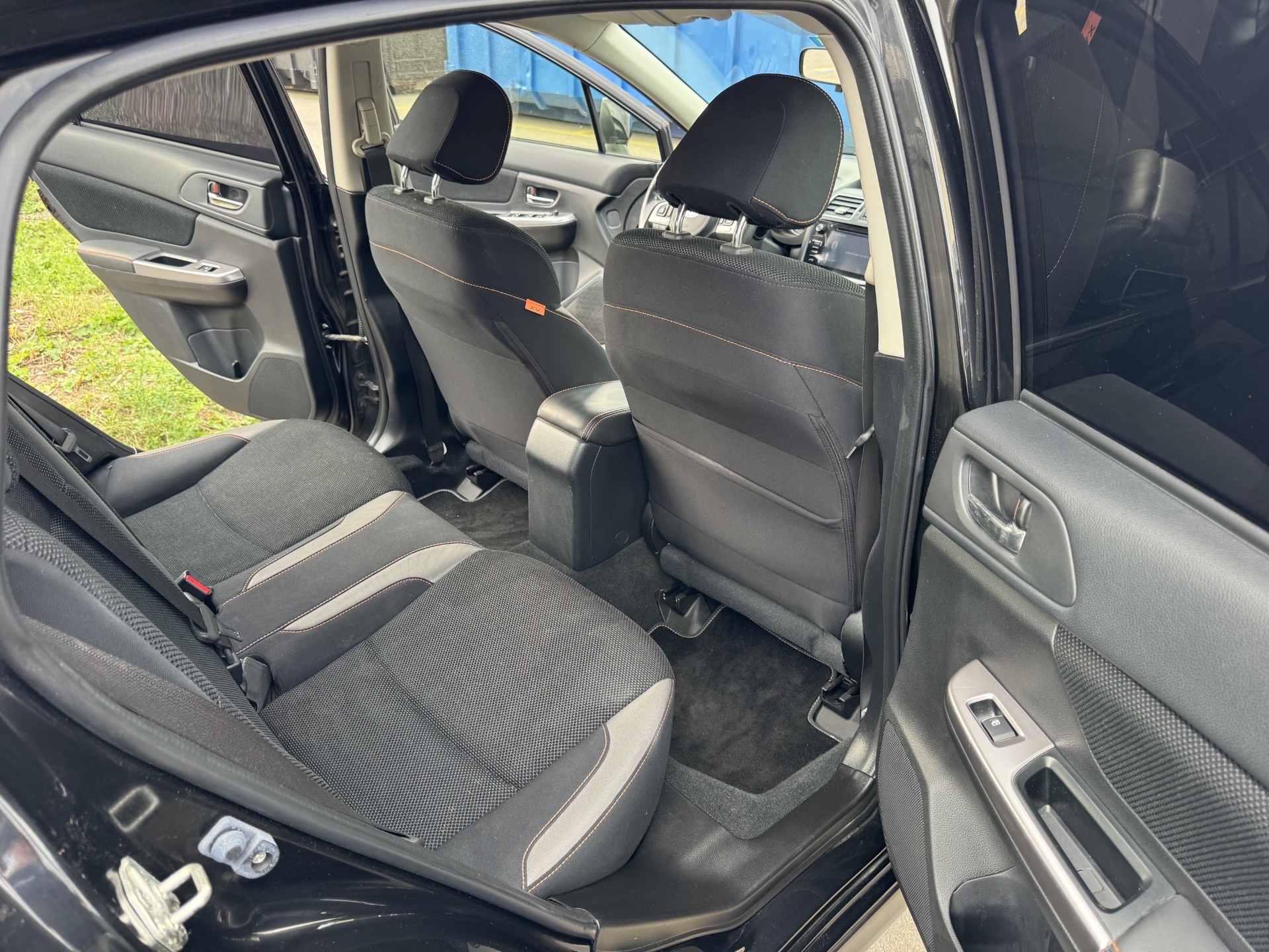 SUBARU XV 2.0 Swiss Three AWD CVT Six Star Ed.-image-11