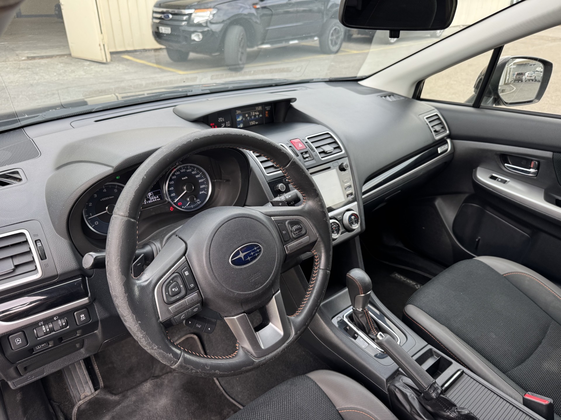 SUBARU XV 2.0 Swiss Three AWD CVT Six Star Ed.-image-8