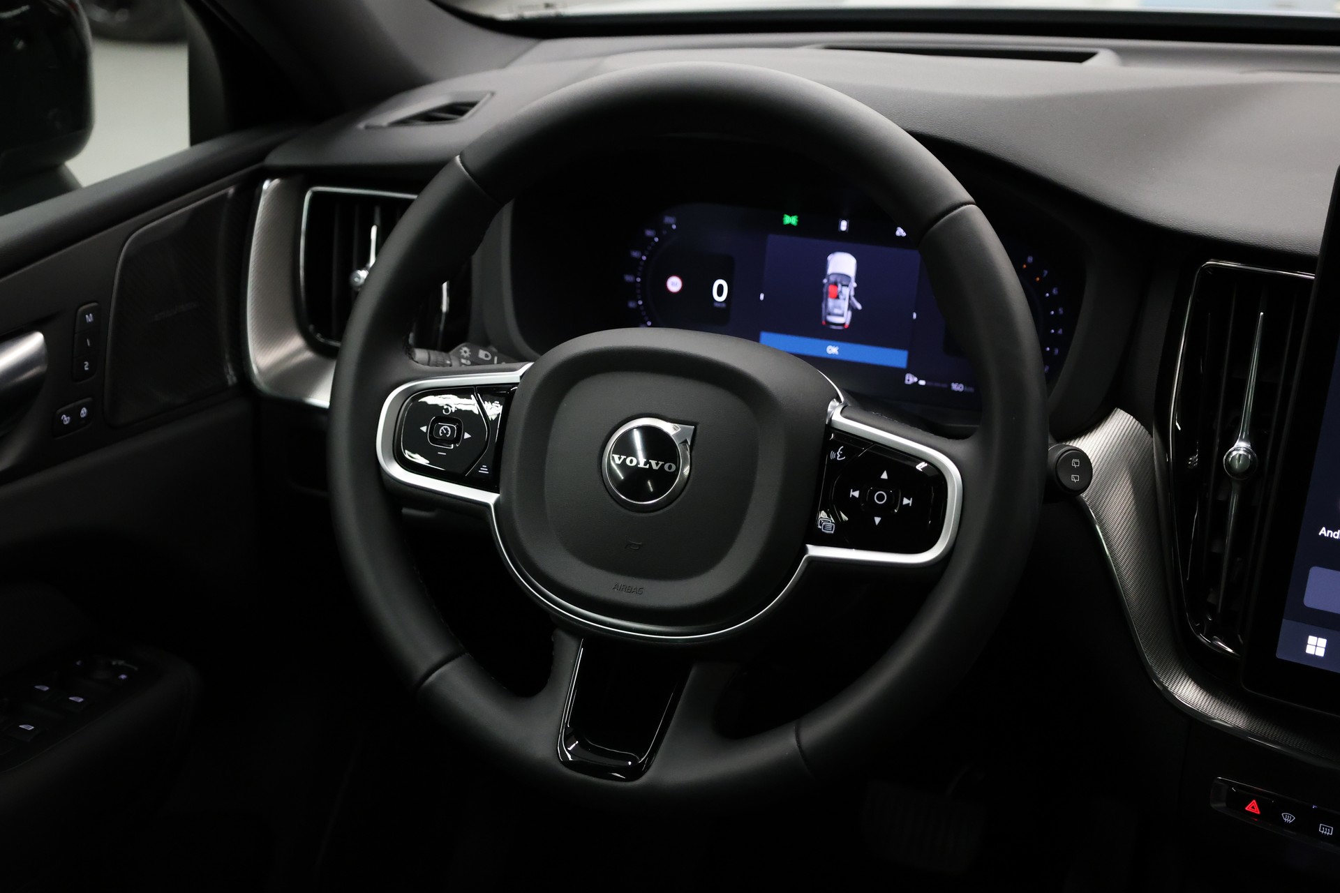 VOLVO XC60 2.0 B5 MH Black Edition AWD-image-21