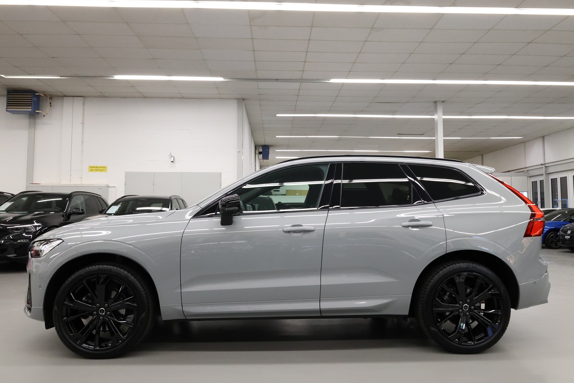 VOLVO XC60 2.0 B5 MH Black Edition AWD-image-10