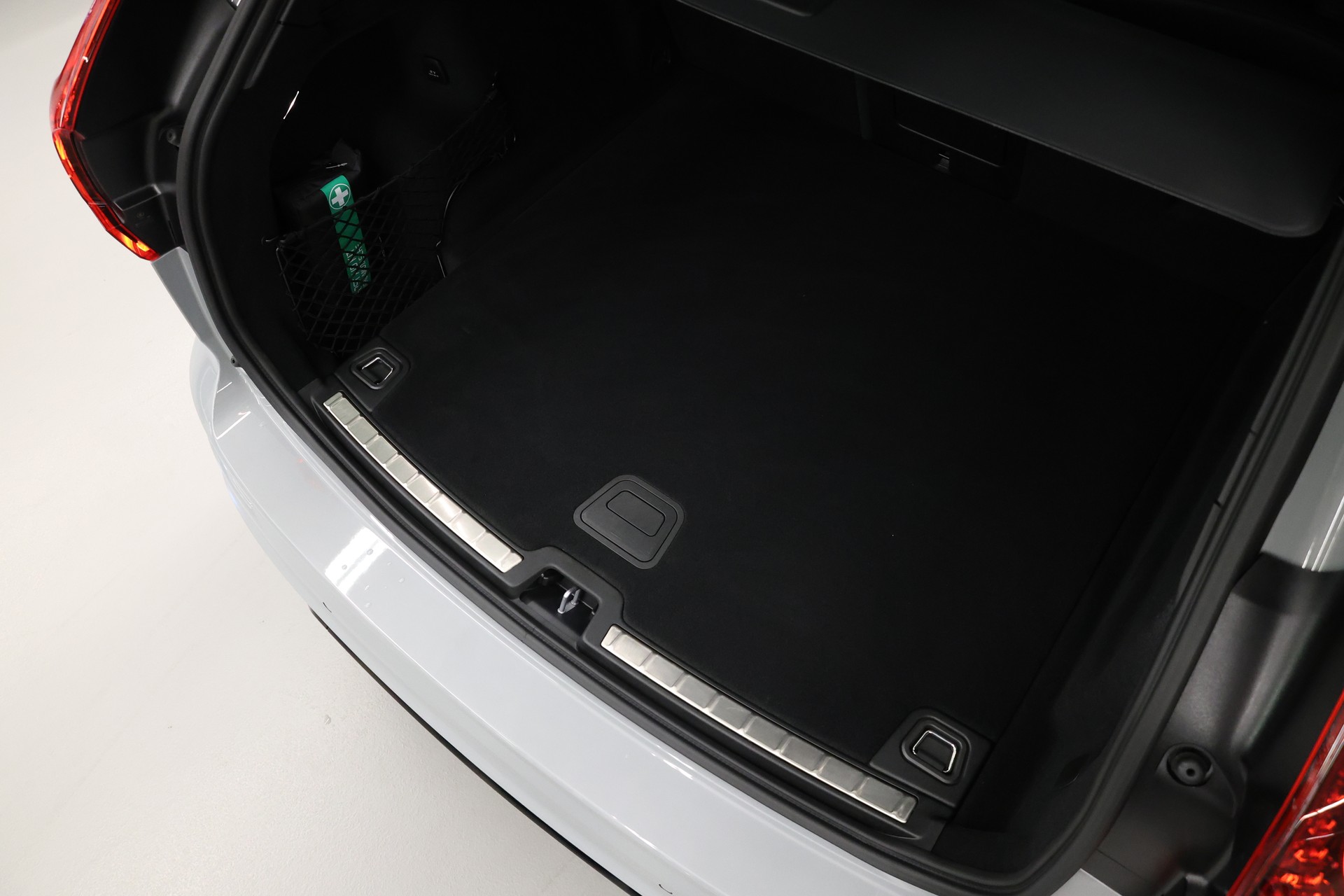 VOLVO XC60 2.0 B5 MH Black Edition AWD-image-31