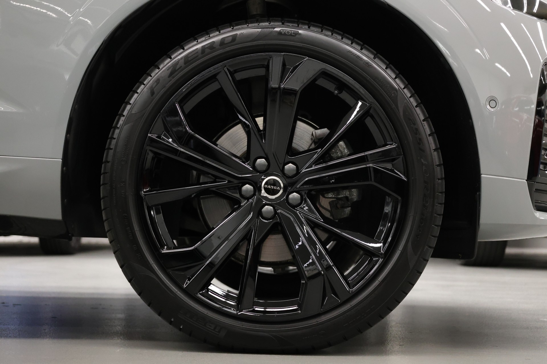 VOLVO XC60 2.0 B5 MH Black Edition AWD-image-14