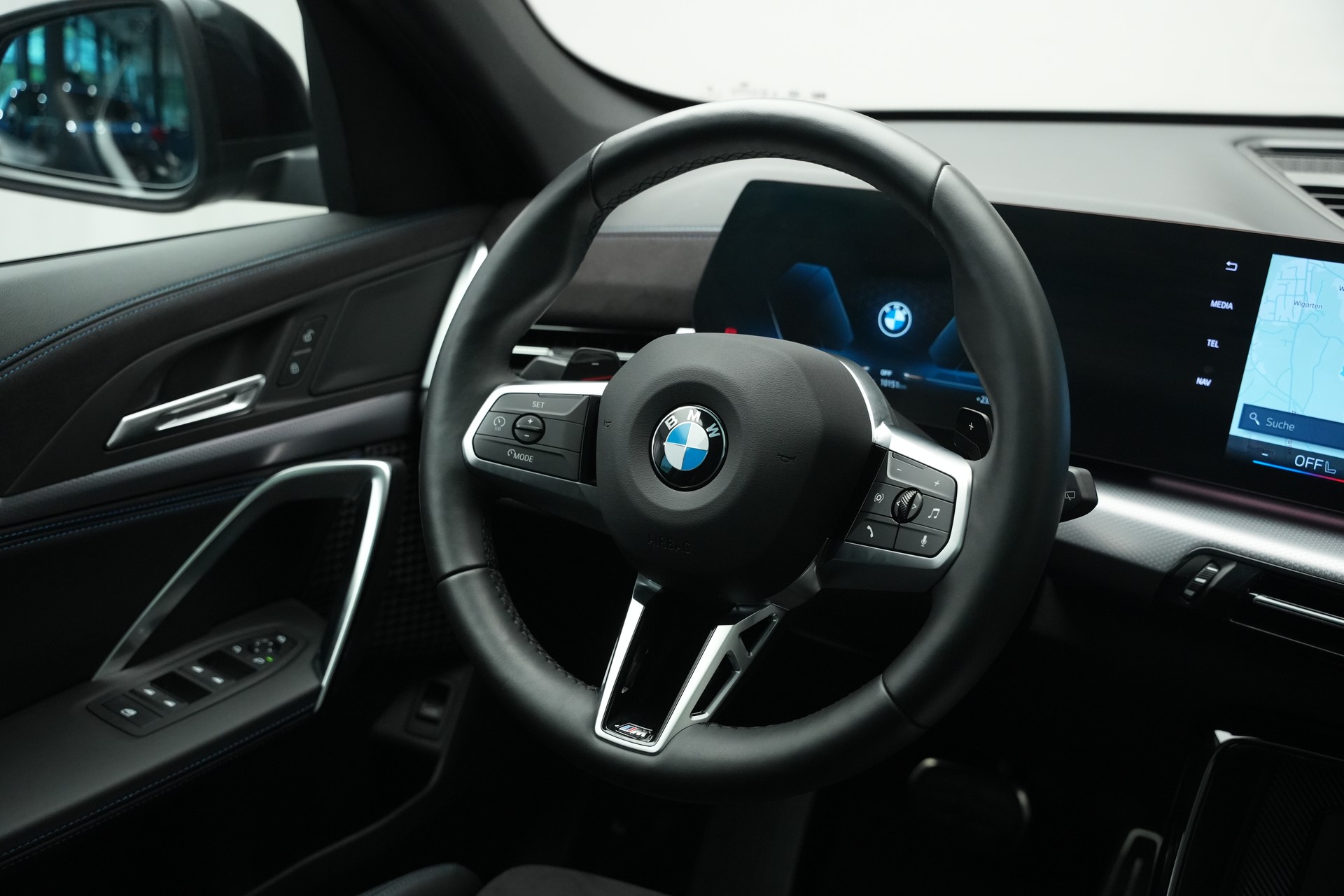 BMW X1 sDrive 18i M Sport *Panorama* *Harman/Kardon*-image-24