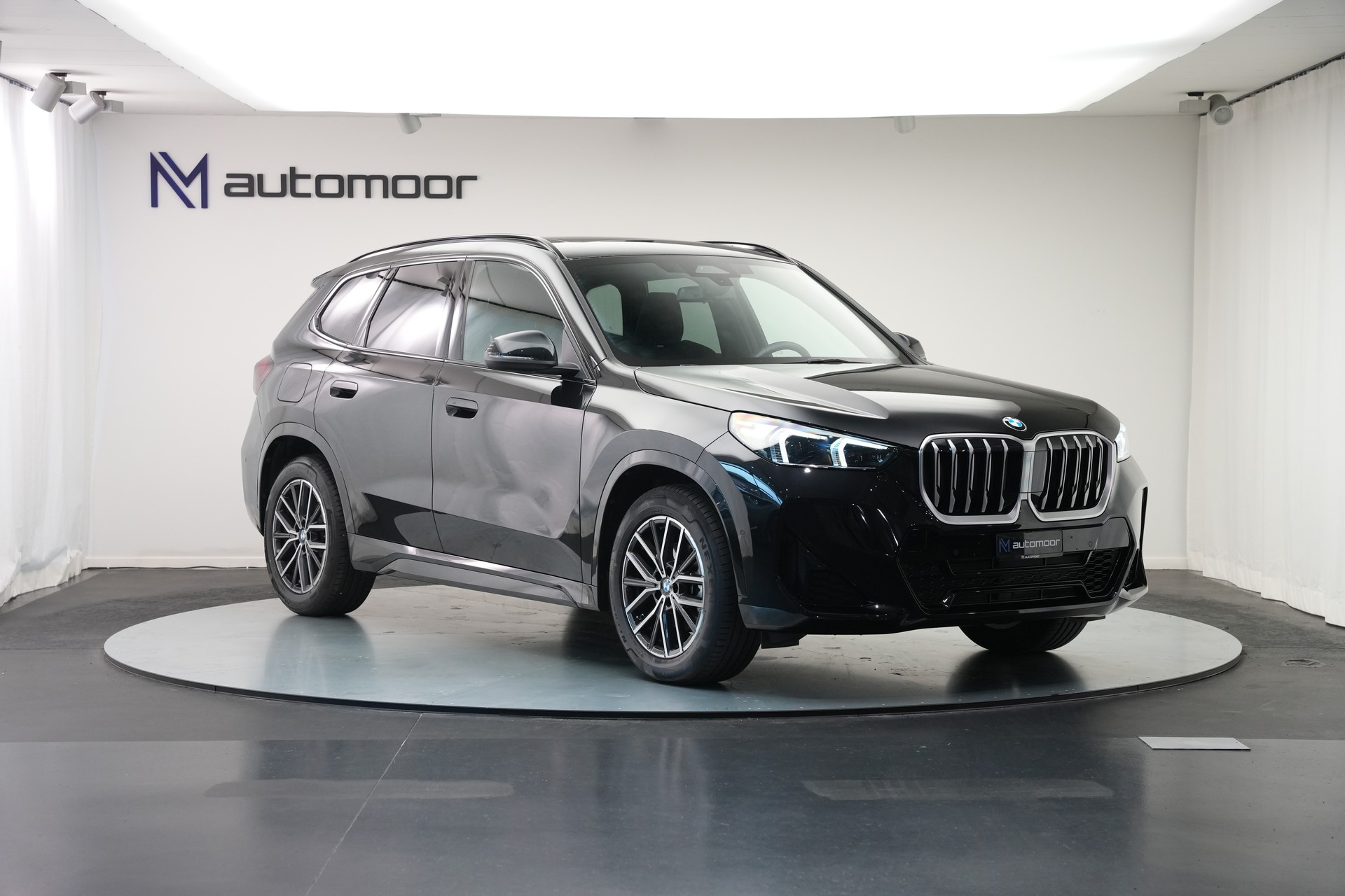 BMW X1 sDrive 18i M Sport *Panorama* *Harman/Kardon*-showroom-element-2