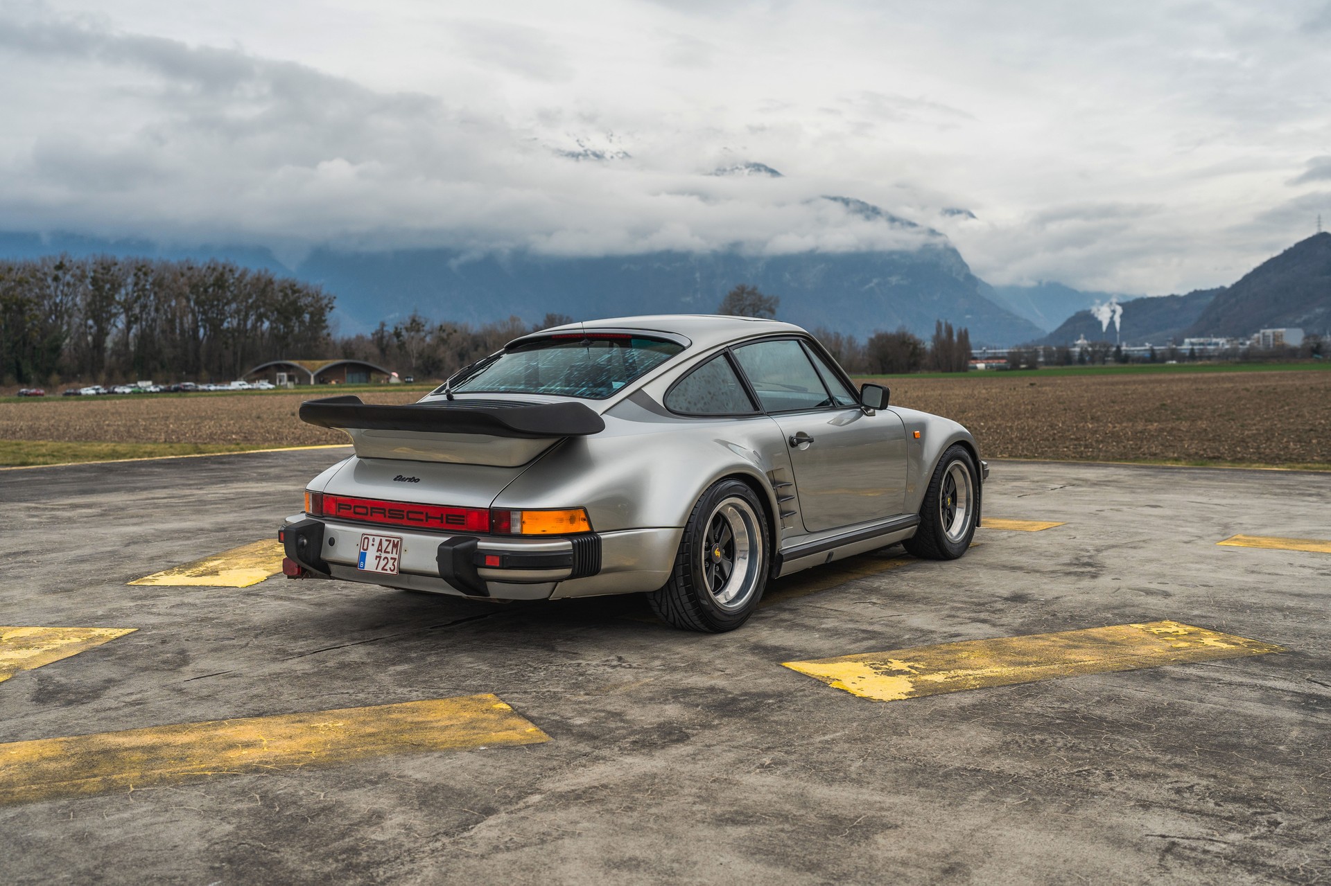 PORSCHE TURBO FLATNOSE - FLACHBAU-image-5