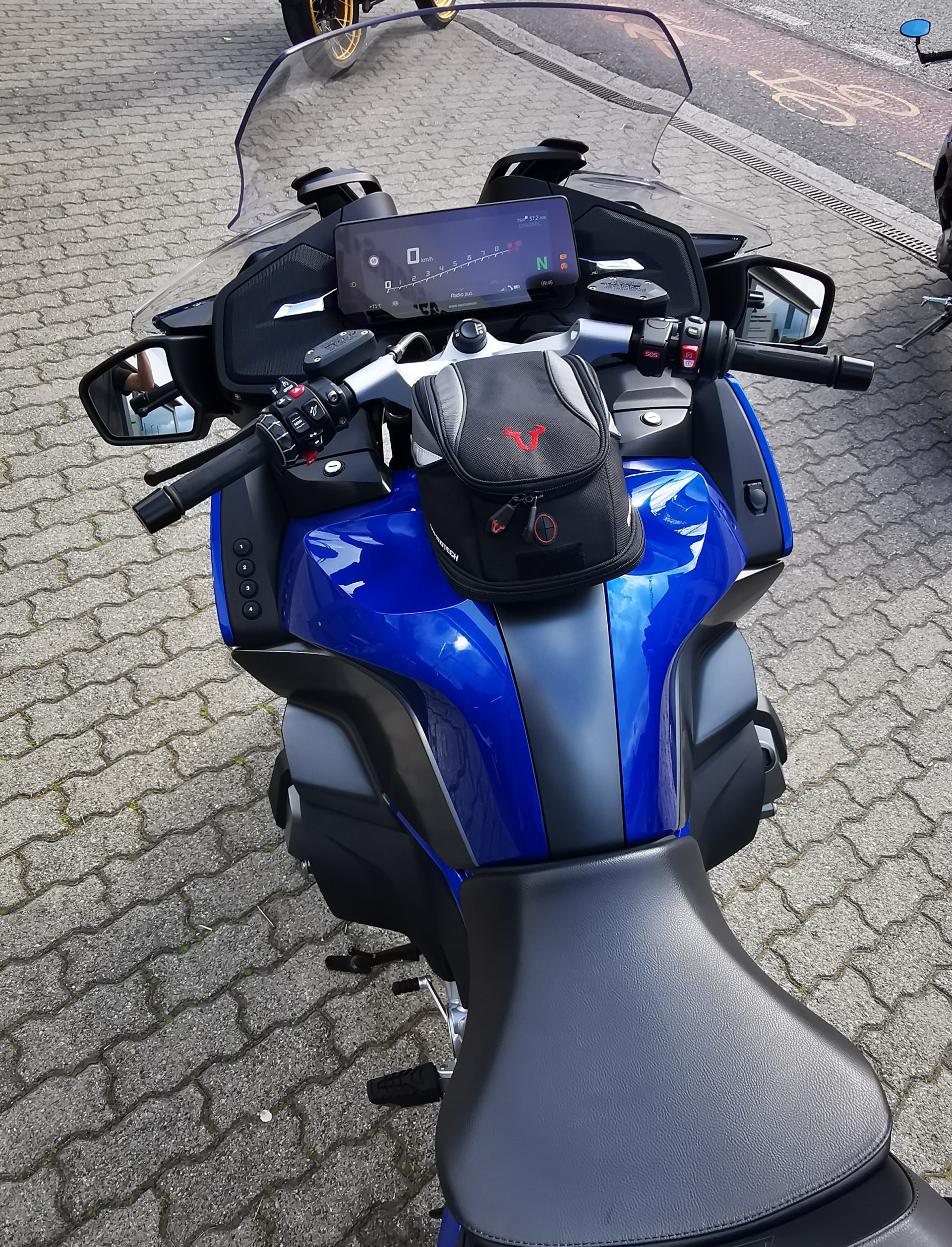 BMW R 1250 RT Sport 1. Hand - ab Service - von Privat-image-7