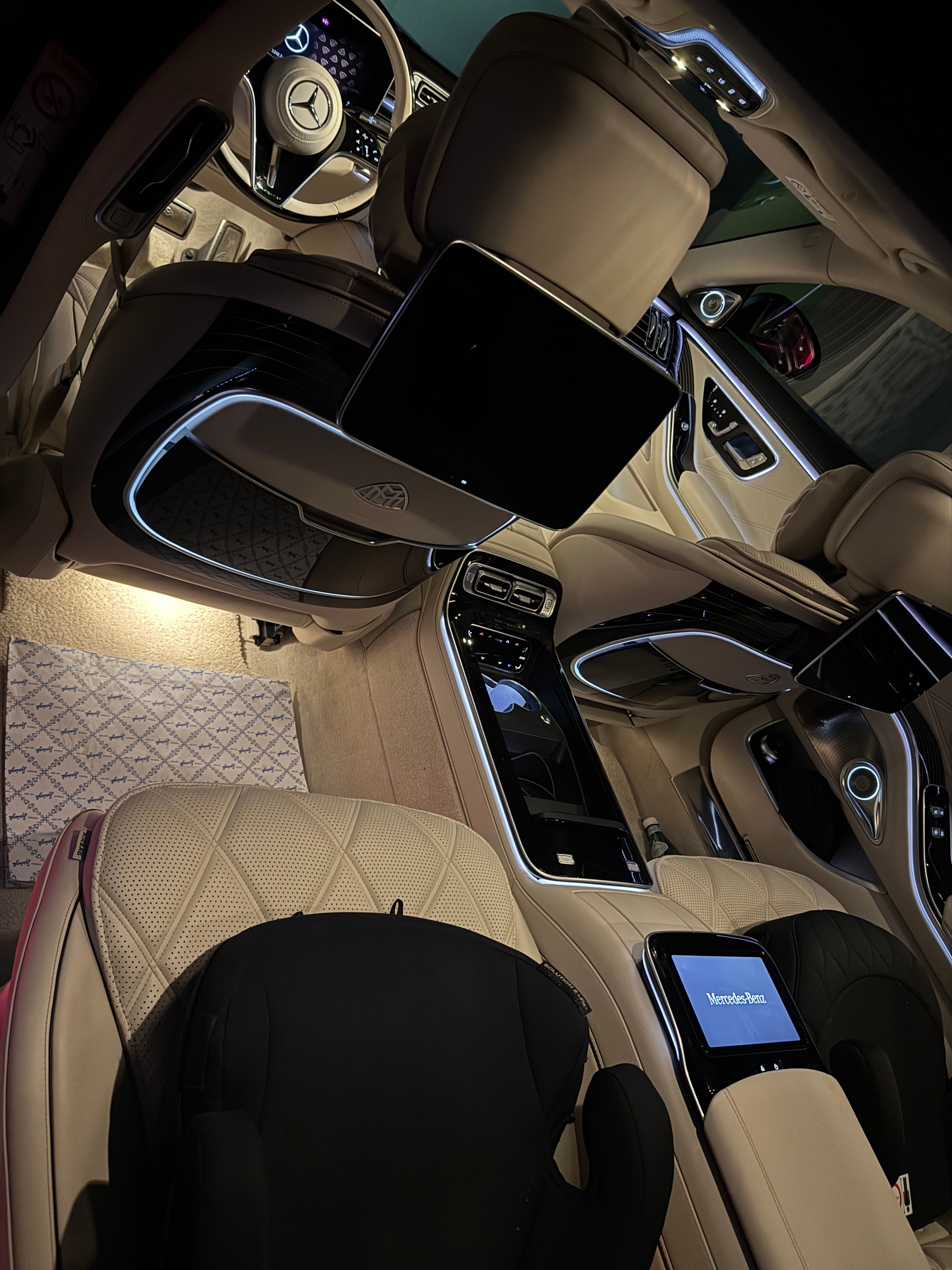 MERCEDES-BENZ S 680 4Matic Maybach First Class 9G-Tronic-image-9
