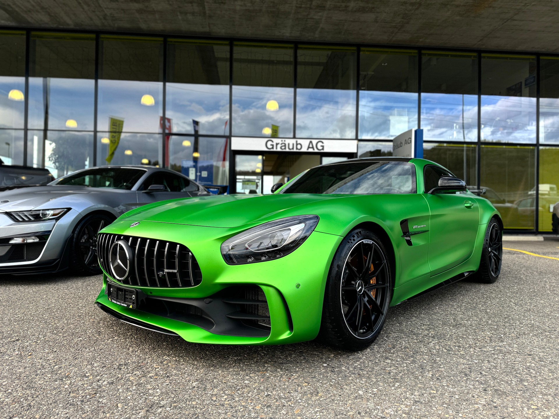 MERCEDES-BENZ AMG GT R Speedshift DCT MAGNO GREEN MATT 3.99%-showroom-element-1