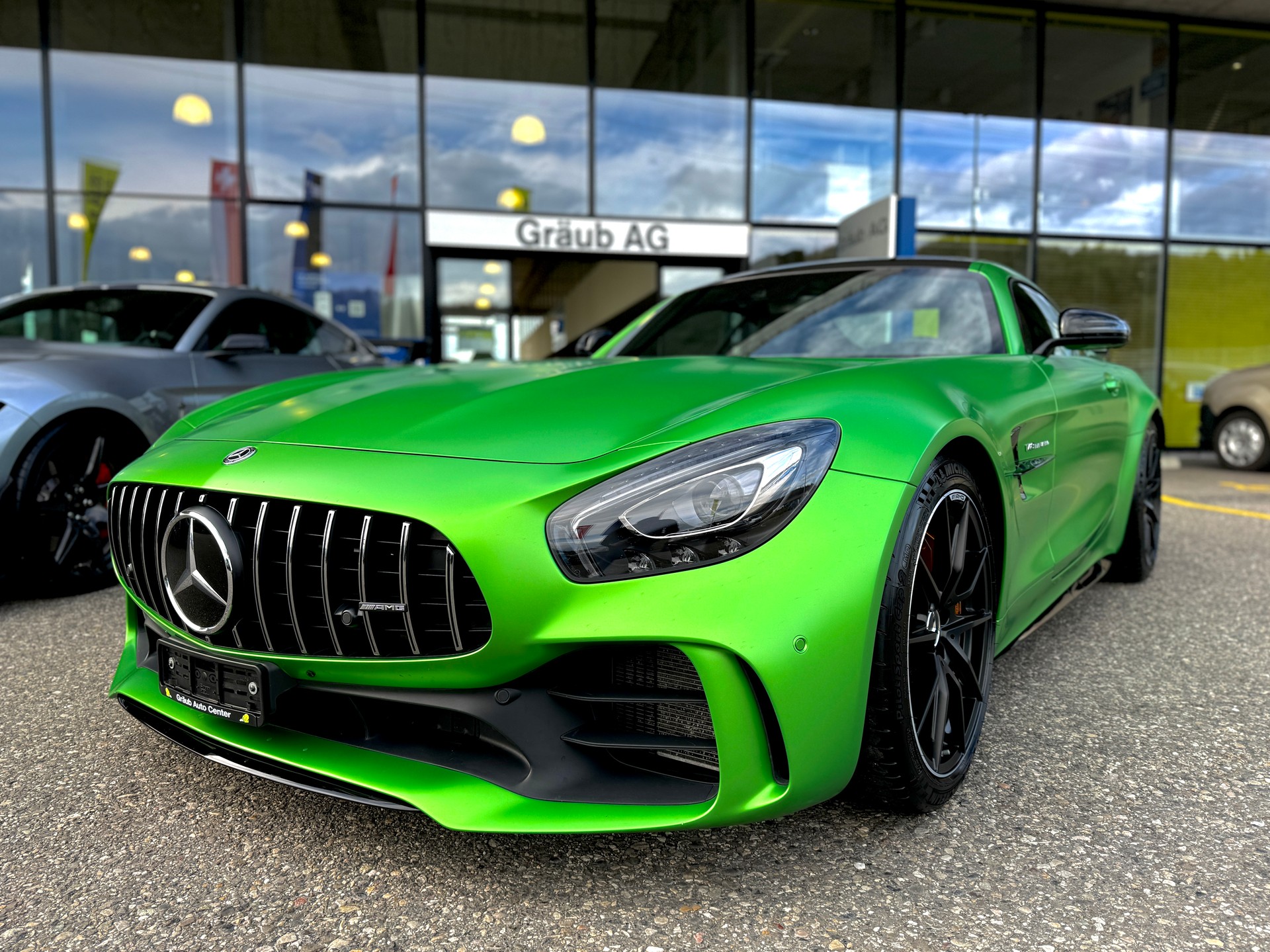 MERCEDES-BENZ AMG GT R Speedshift DCT MAGNO GREEN MATT 3.99%-showroom-element-3