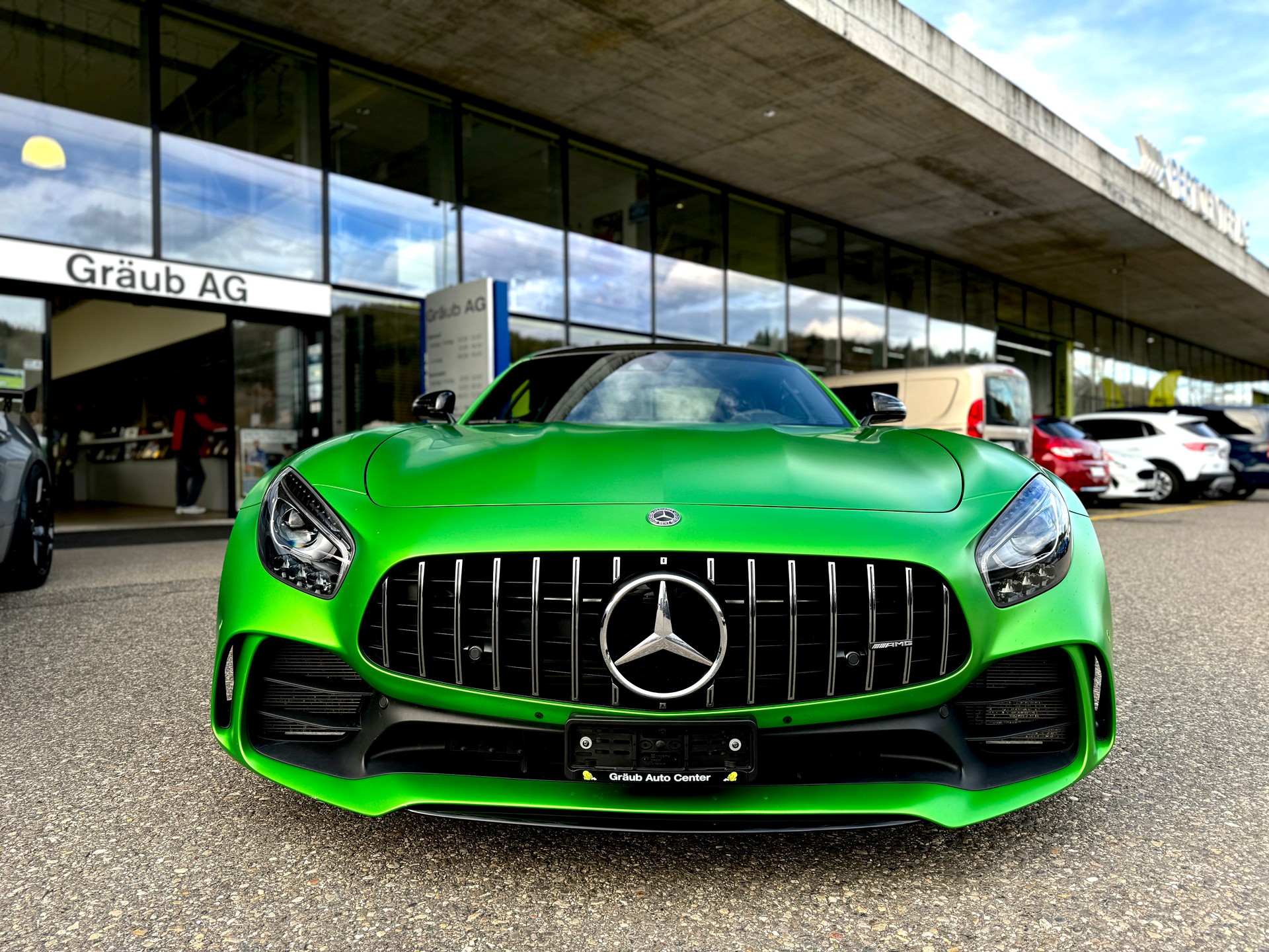 MERCEDES-BENZ AMG GT R Speedshift DCT MAGNO GREEN MATT 3.99%-showroom-element-2
