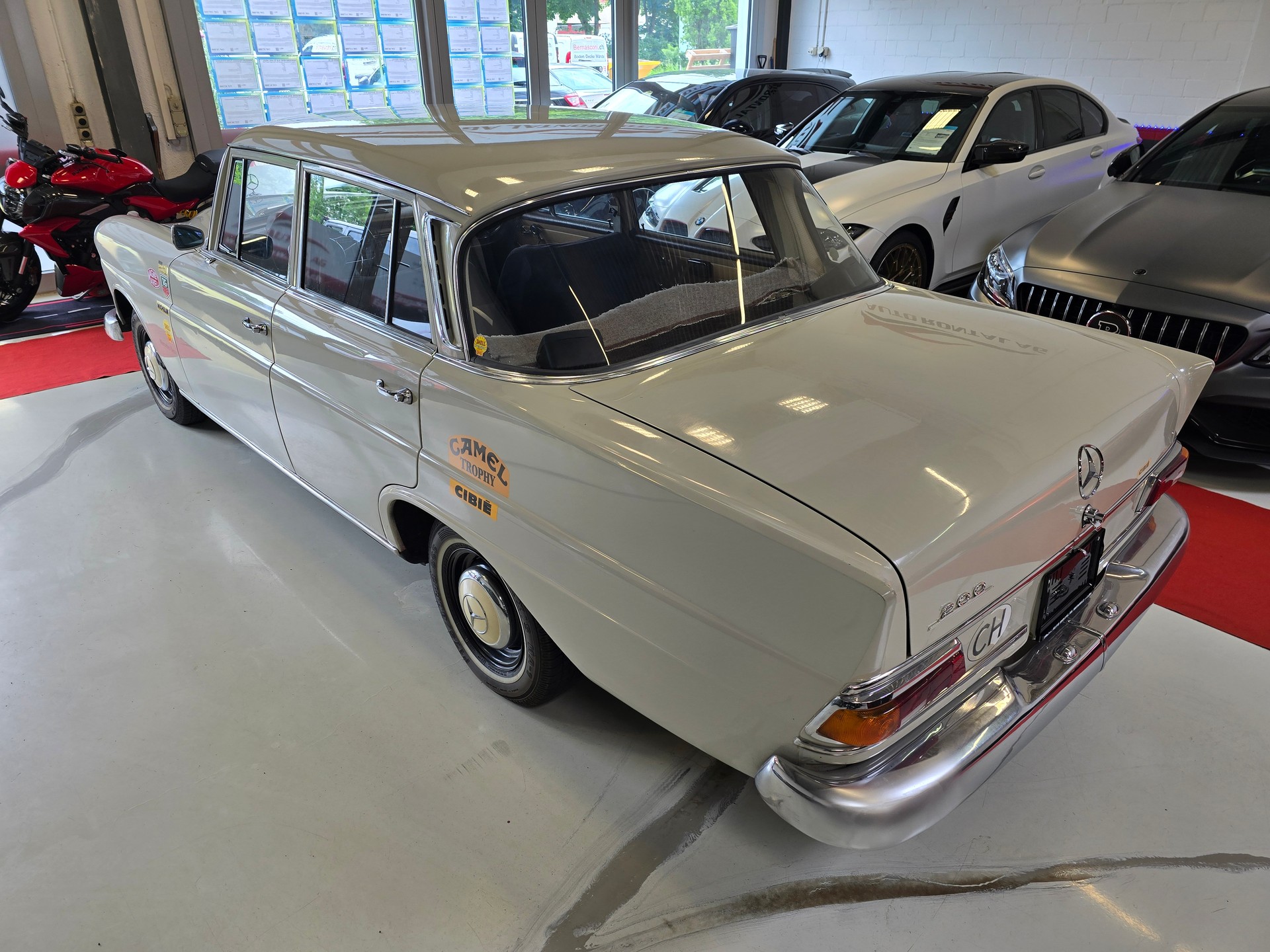 MERCEDES-BENZ 200-image-4