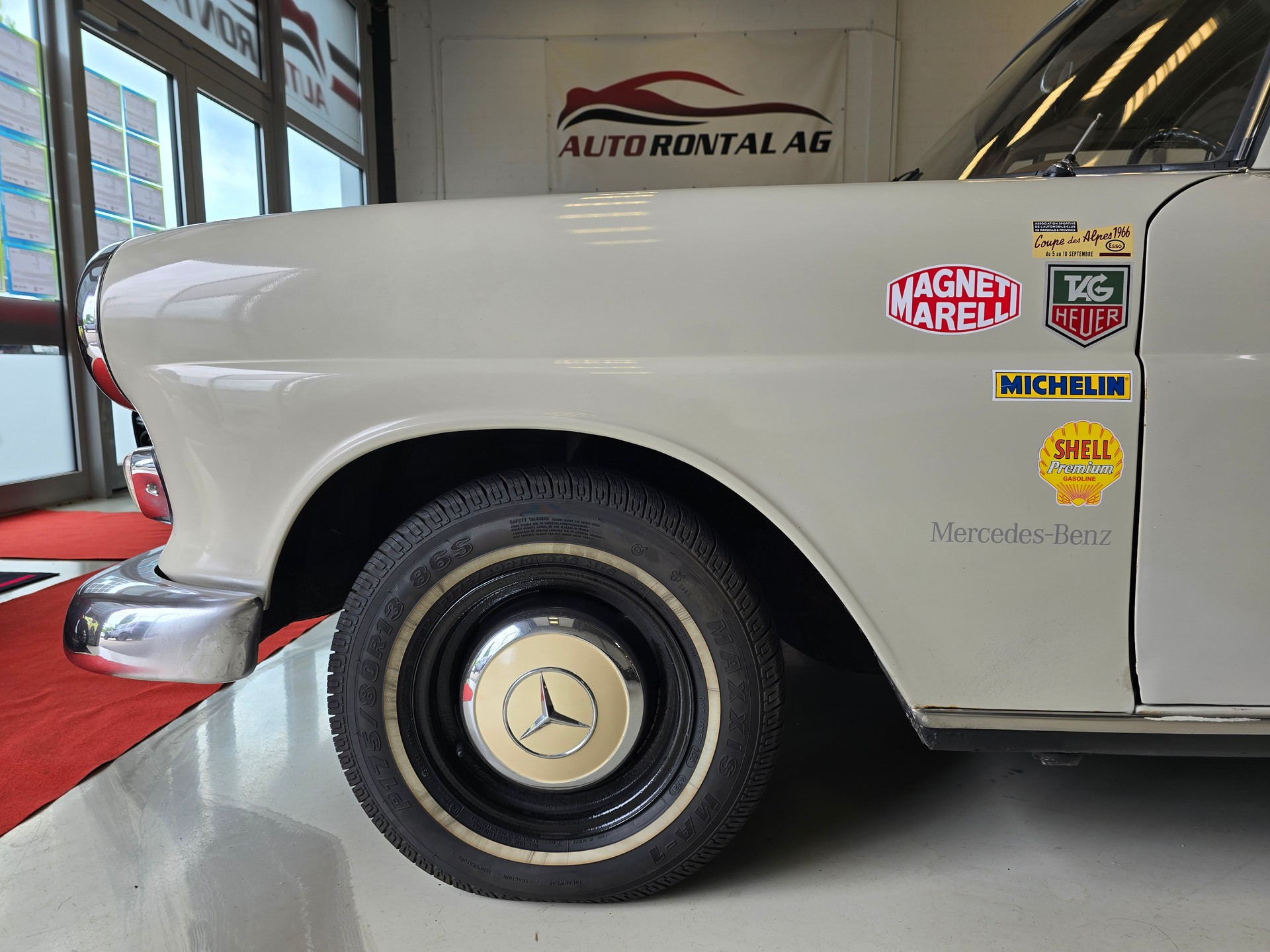 MERCEDES-BENZ 200-image-17
