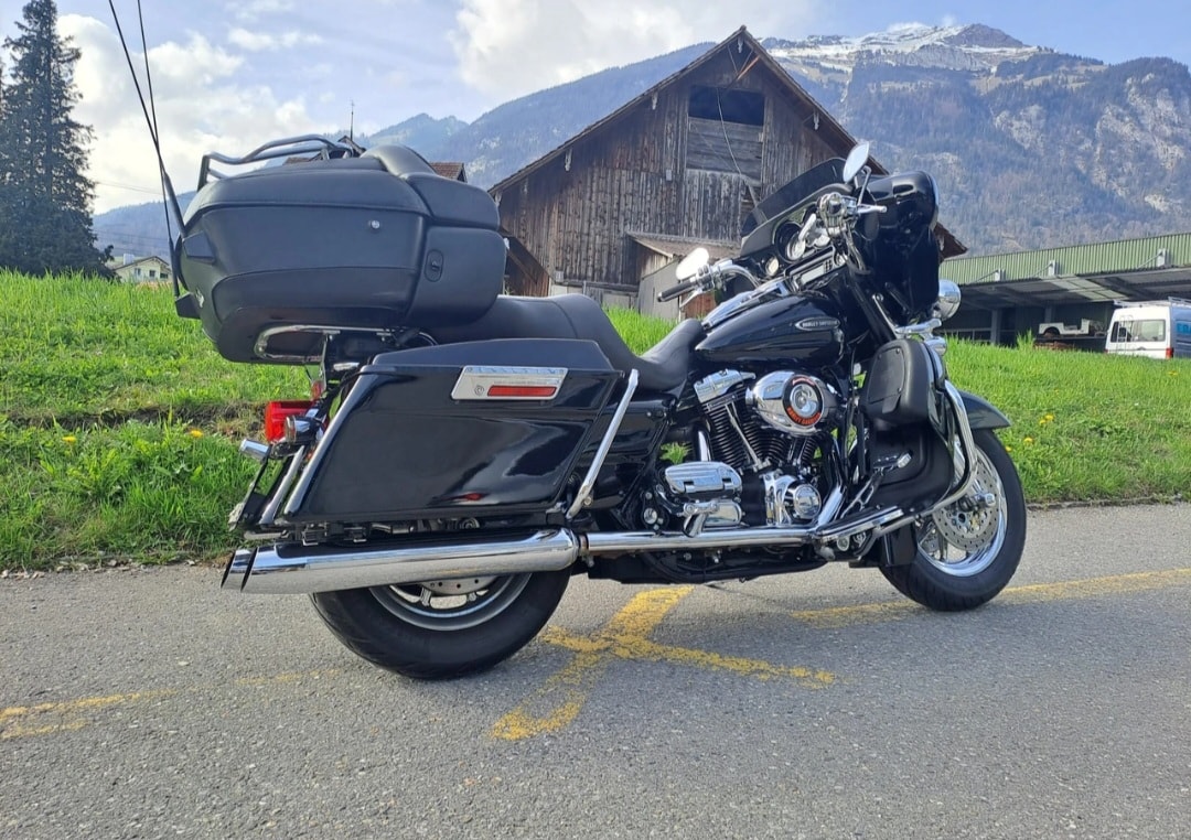 HARLEY-DAVIDSON FLHTCUI Electra Glide Ultra Classic CVO-image-3