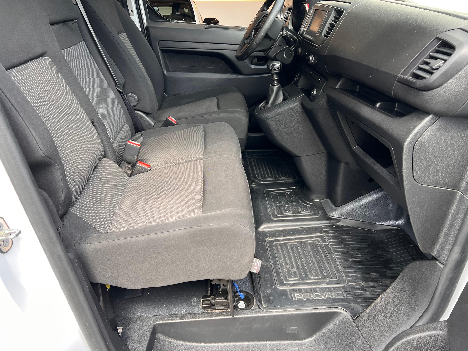 TOYOTA PROACE Van L2 2.0 D Comfort-image-10