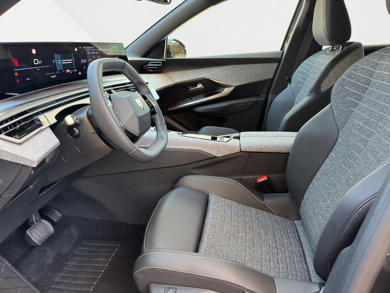 PEUGEOT 5008 1.2 Hybrid Allure Premium-image-8