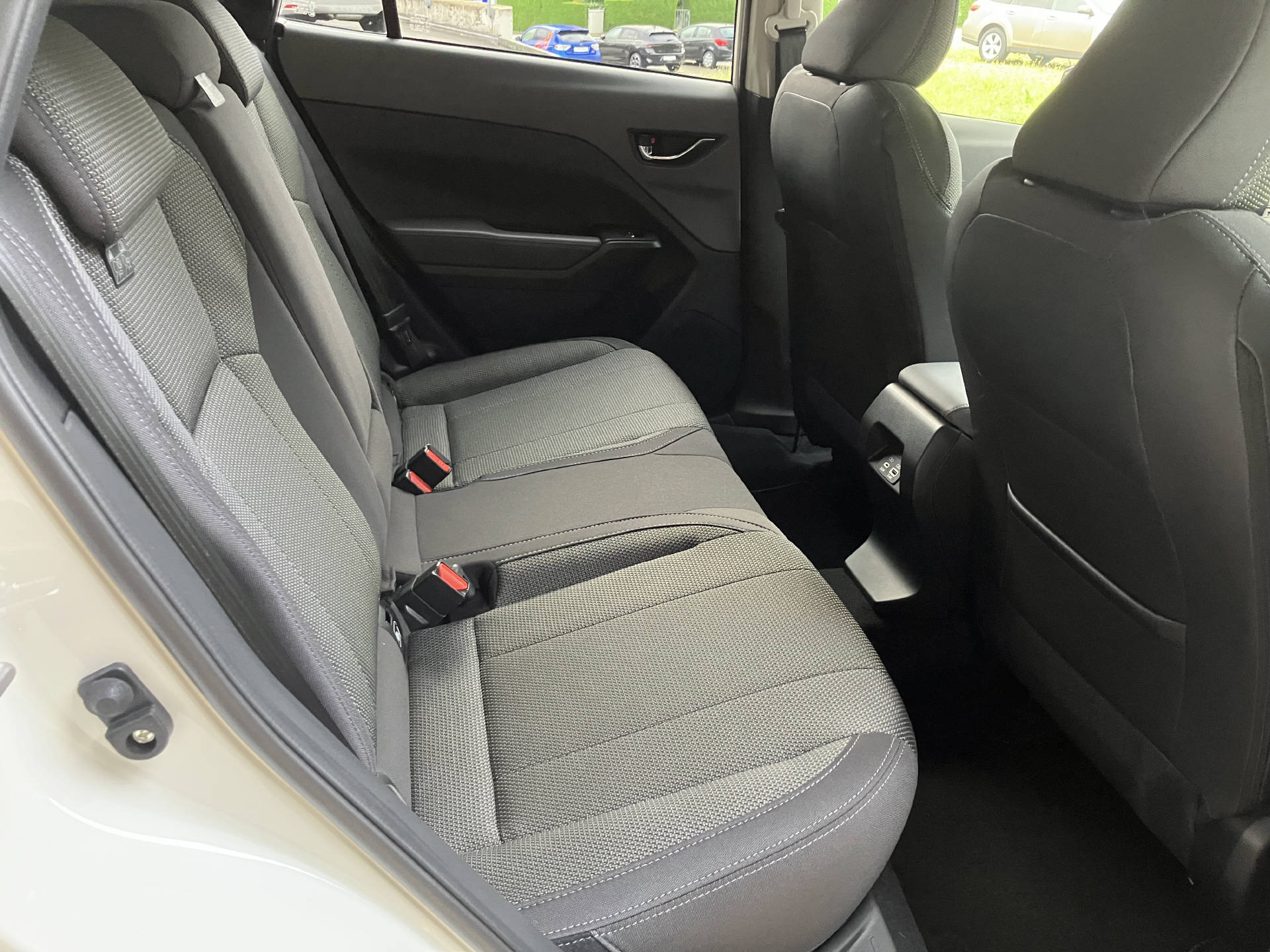 SUBARU Crosstrek 2.0i e-Boxer Passion-image-5
