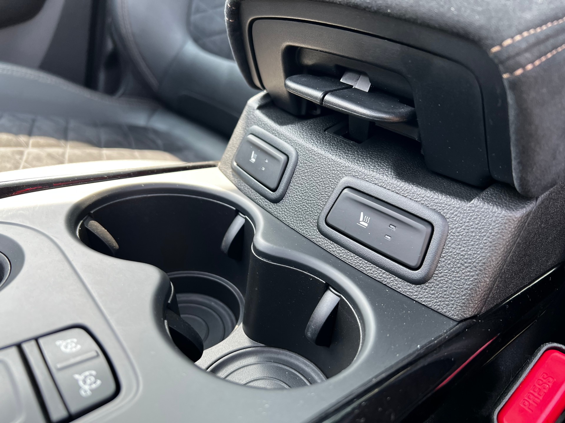 RENAULT Kadjar BLACK EDITION TCe 160 E-image-8
