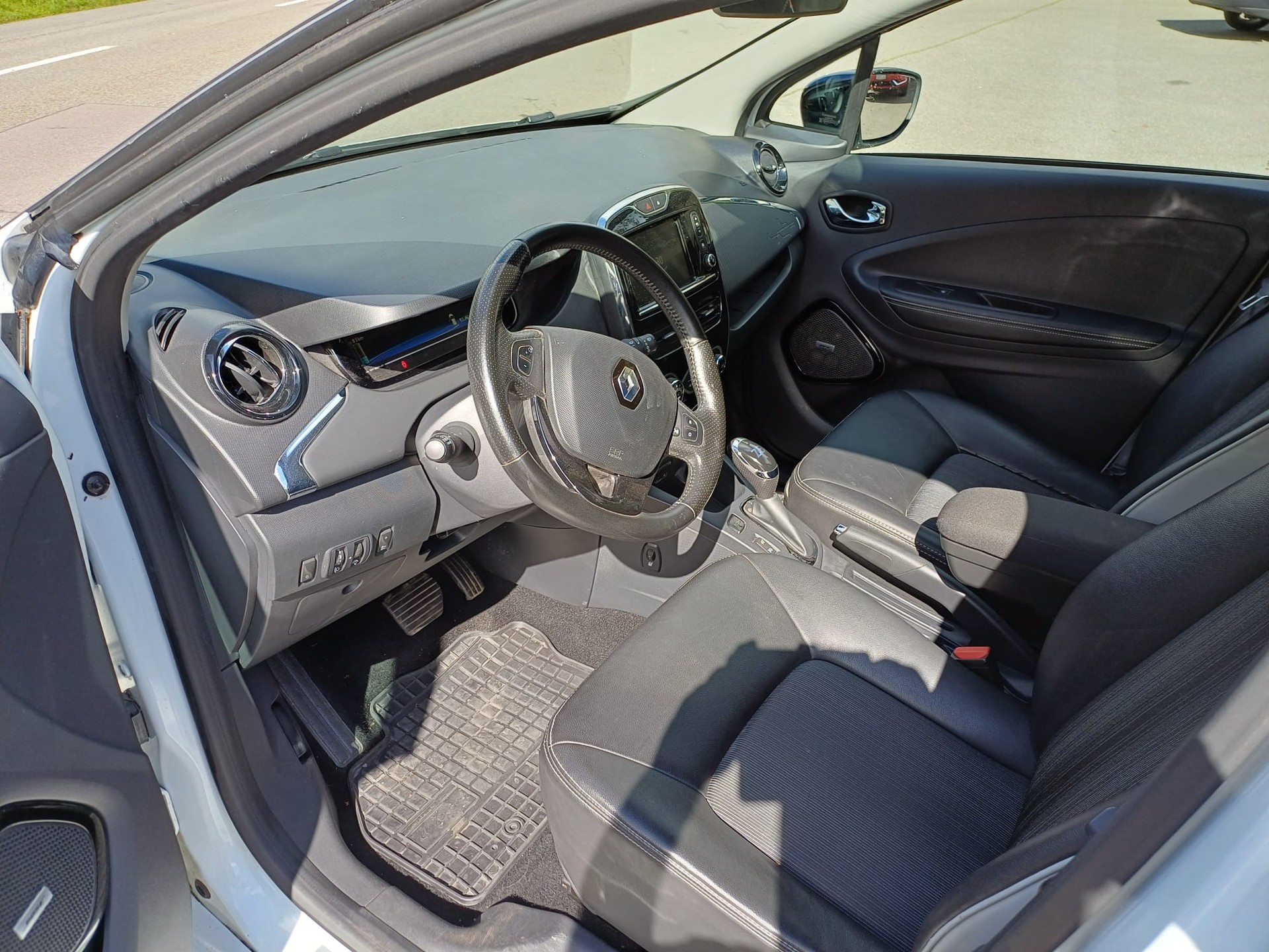 RENAULT Zoe Limited R110 (Batterie Miete)-showroom-element-2