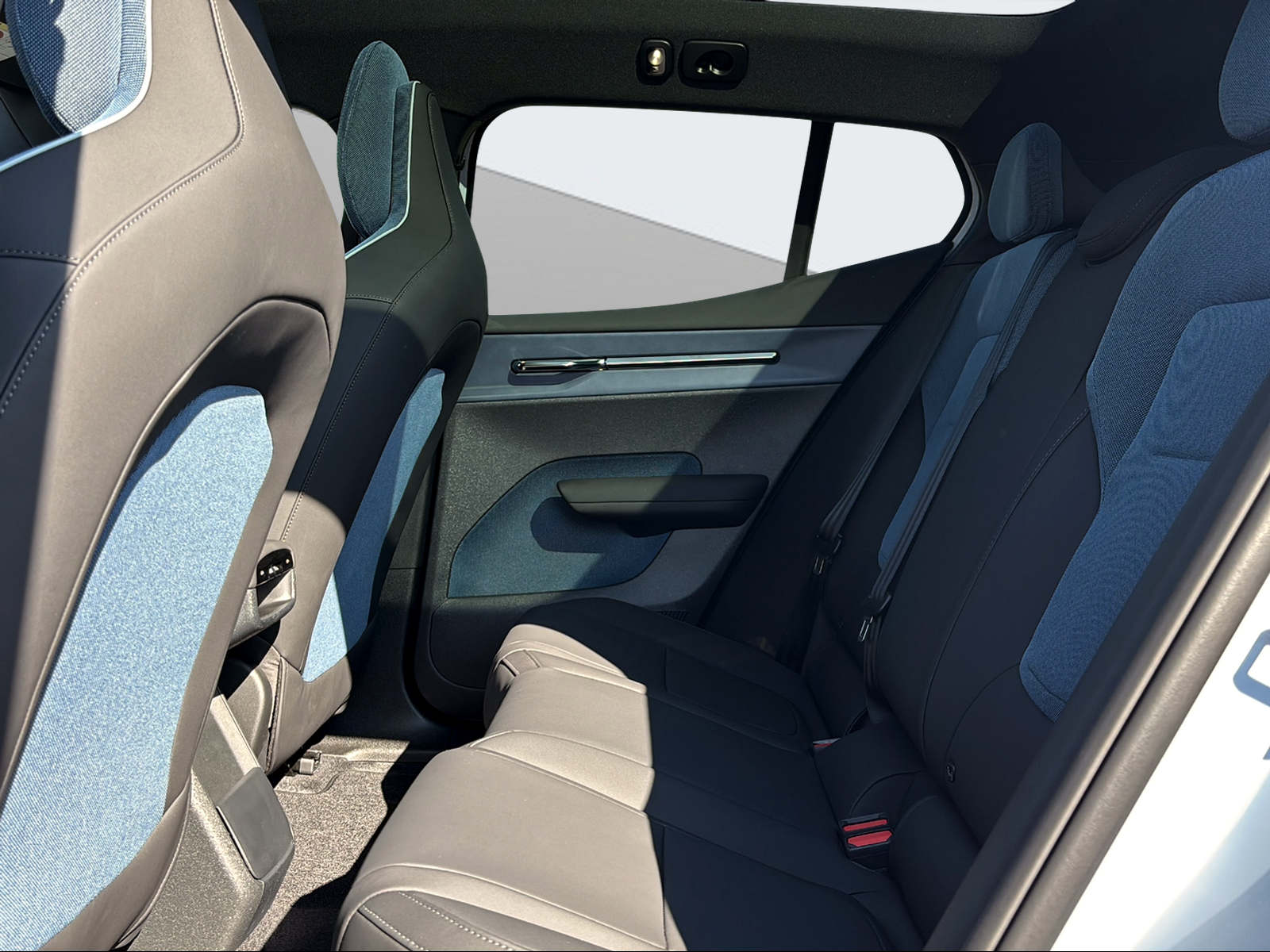 VOLVO EX 30 E60 Twin Ultra Performance AWD-image-13