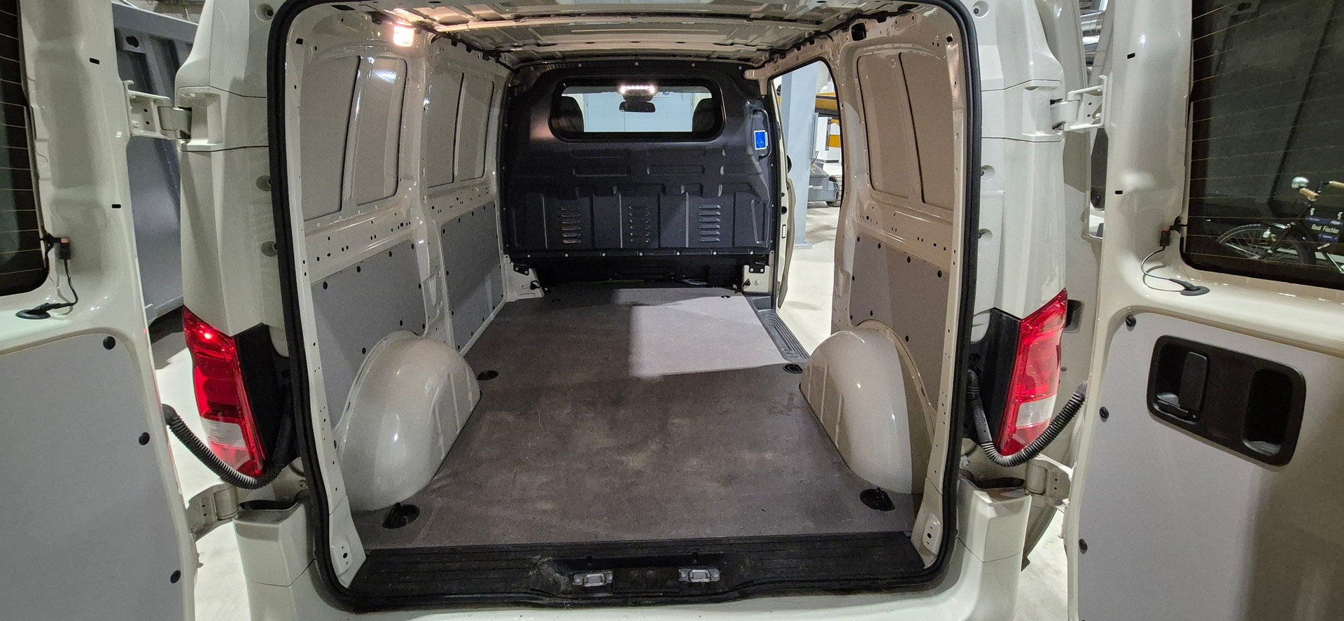 MERCEDES-BENZ Vito 116 CDI 9G-Tronic 4M Base-image-3