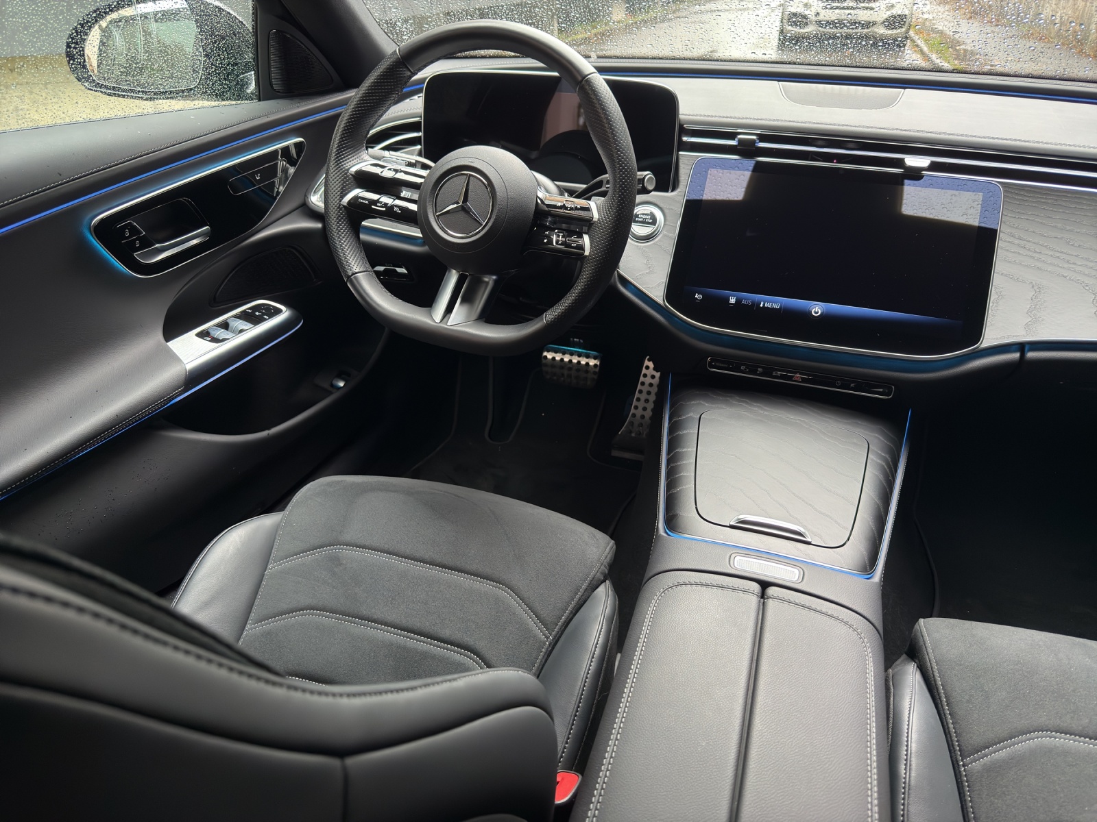 MERCEDES-BENZ E 300 de T 4Matic 9G-Tronic-image-11