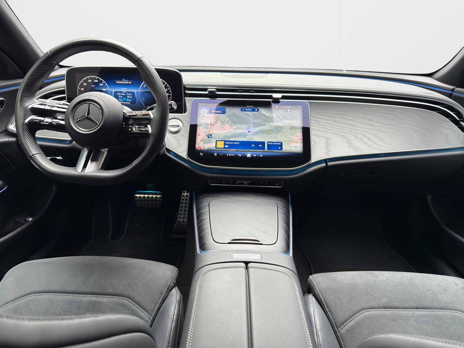 MERCEDES-BENZ E 300 de T 4Matic 9G-Tronic-image-10