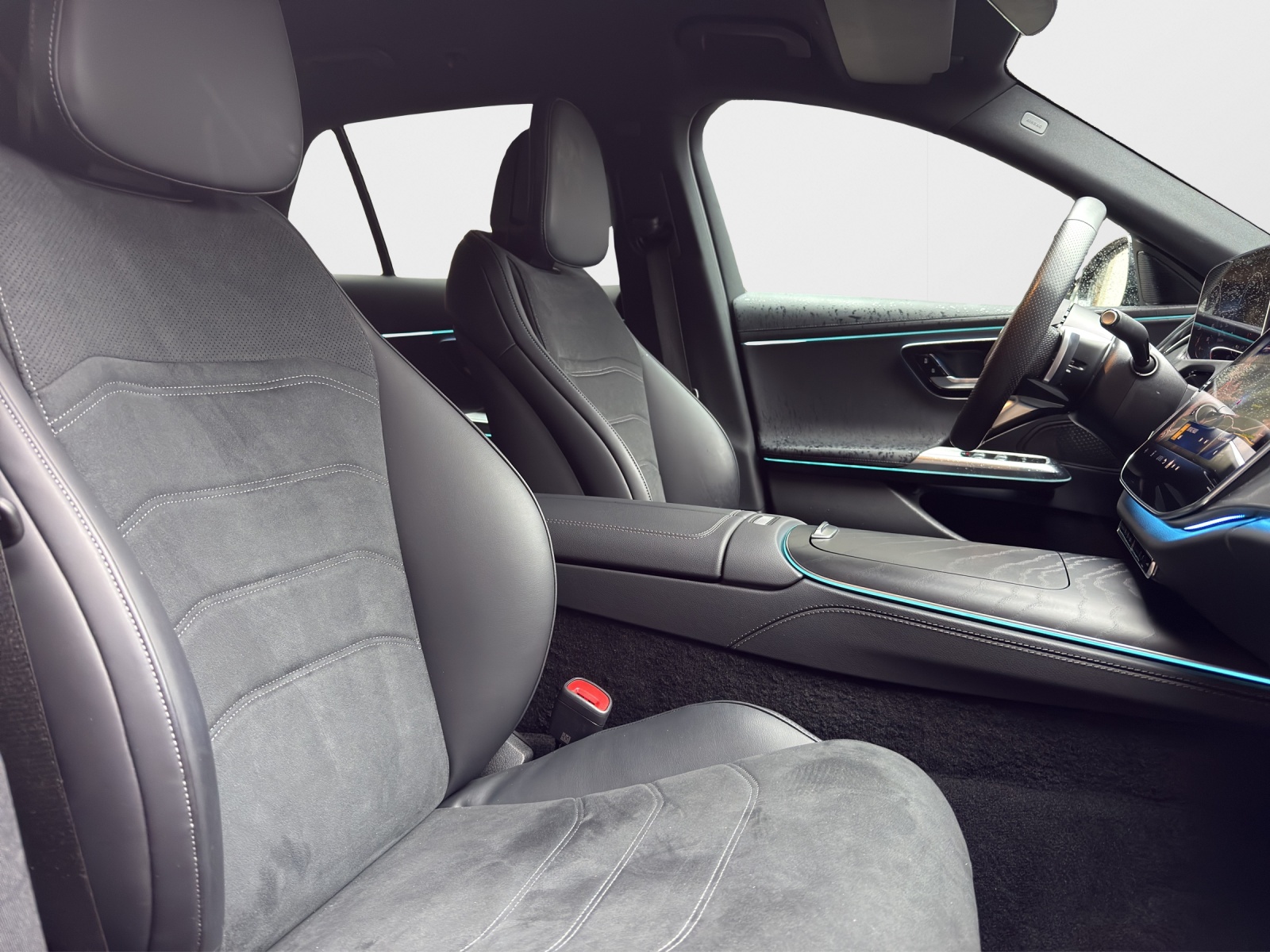 MERCEDES-BENZ E 300 de T 4Matic 9G-Tronic-image-8